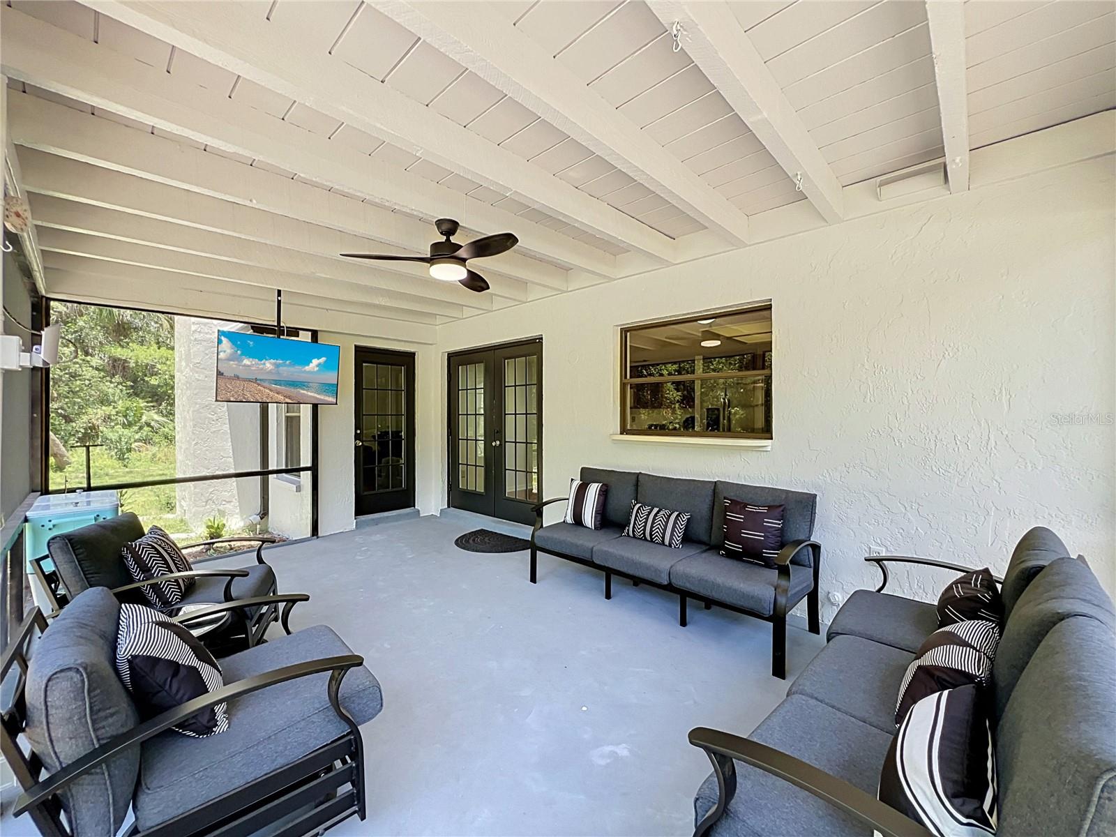 975 DYSON DR