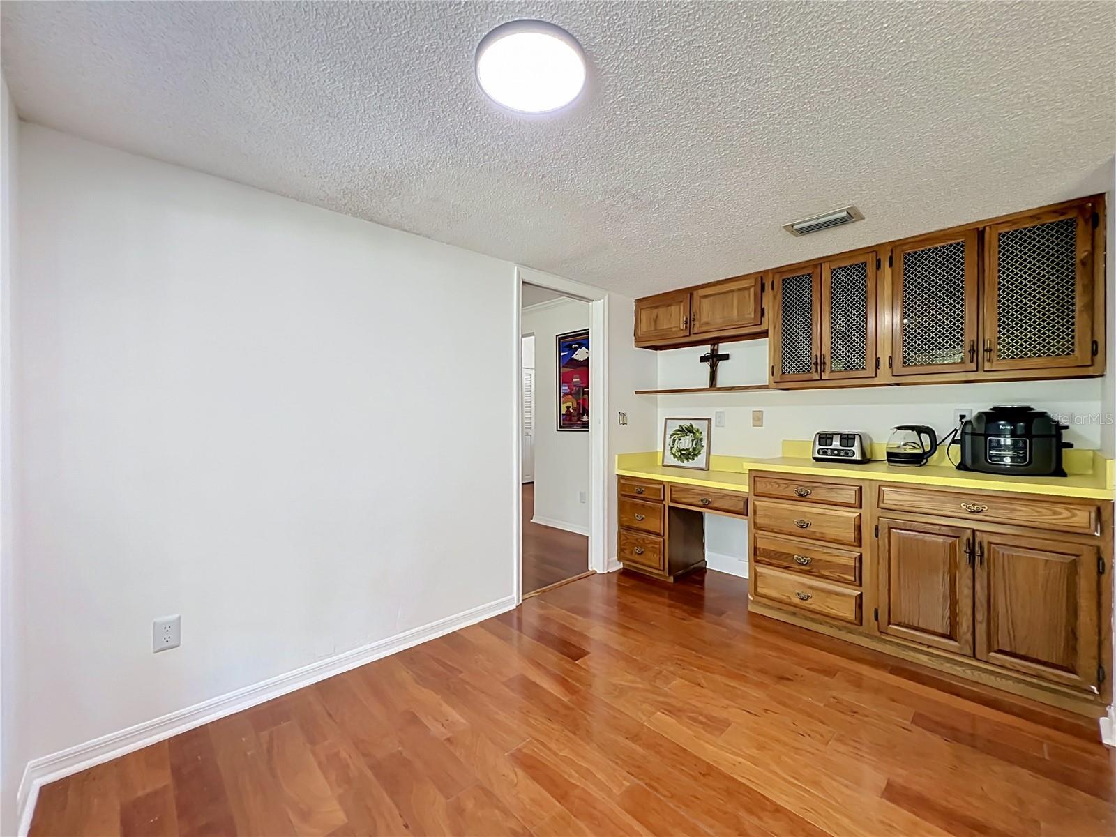 975 DYSON DR