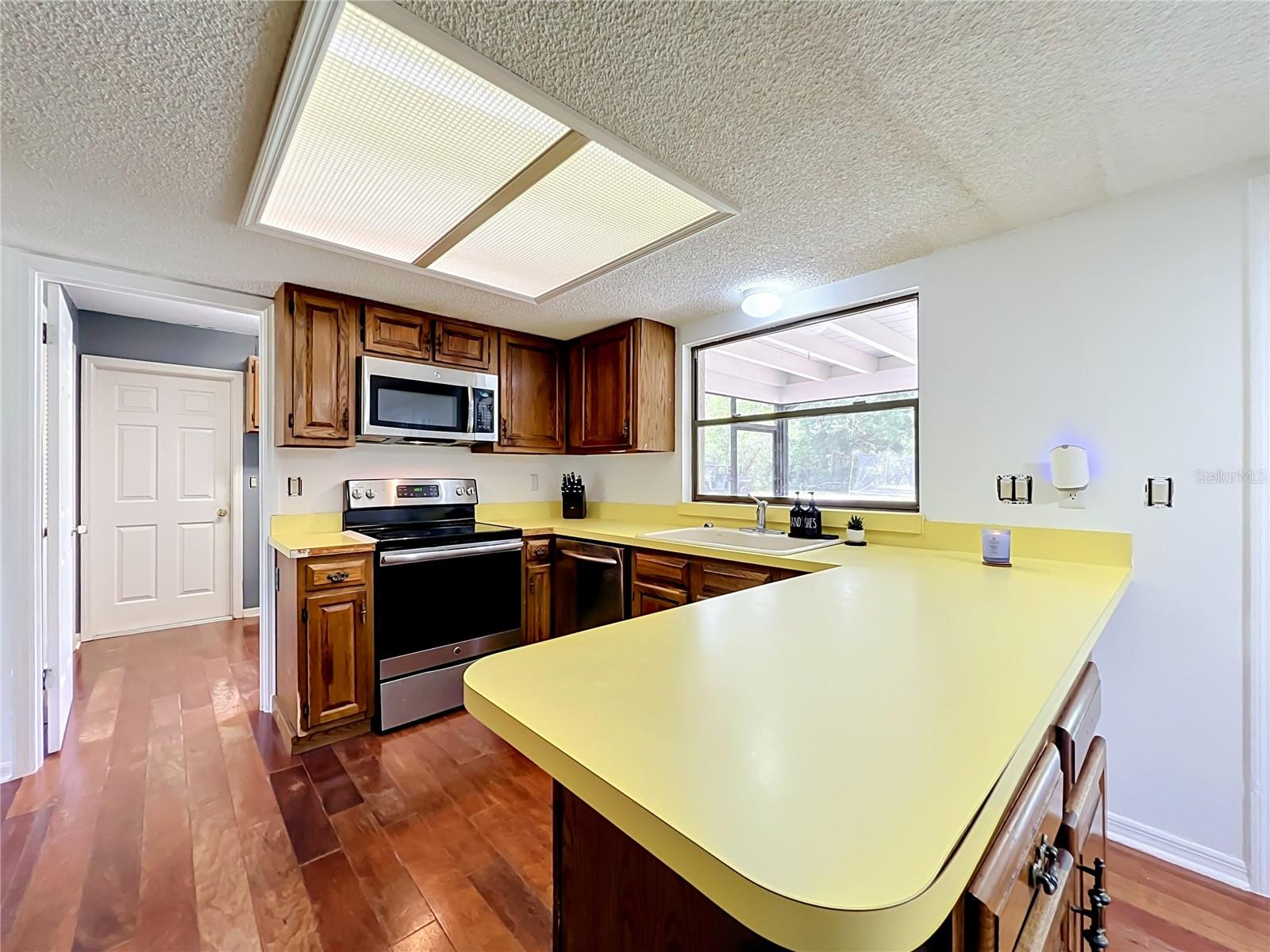 975 DYSON DR