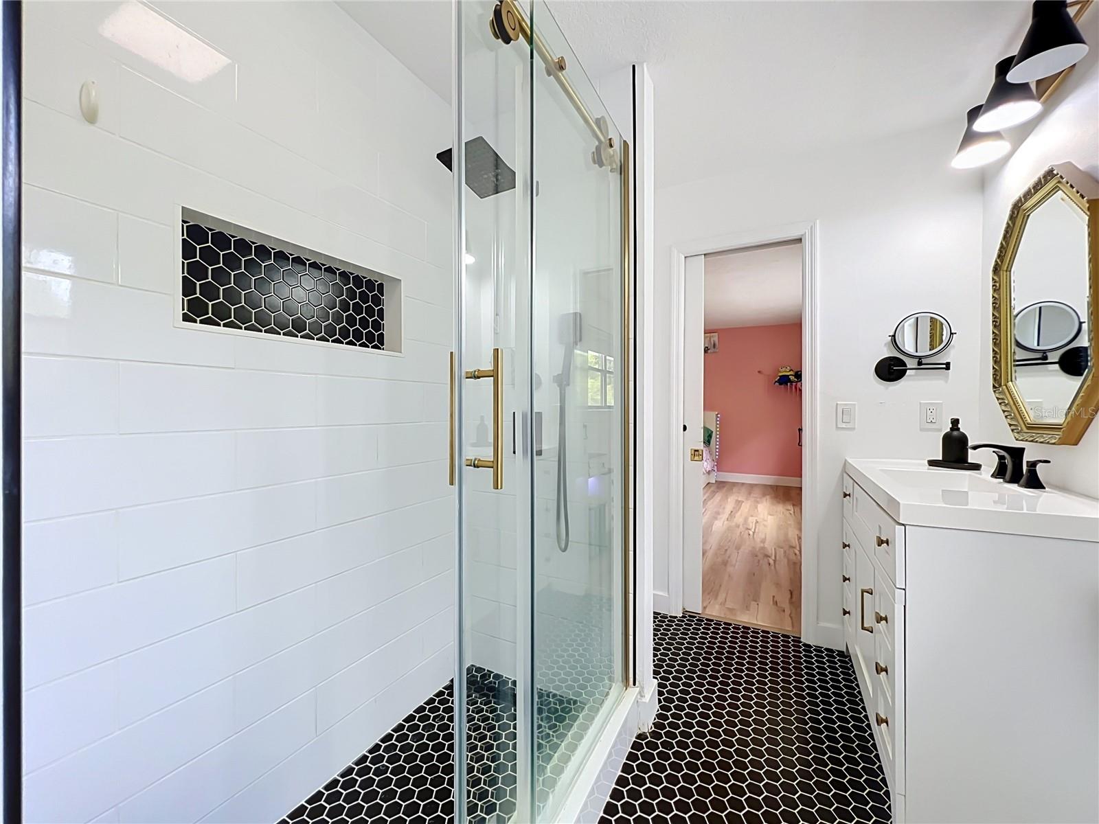 975 DYSON DR