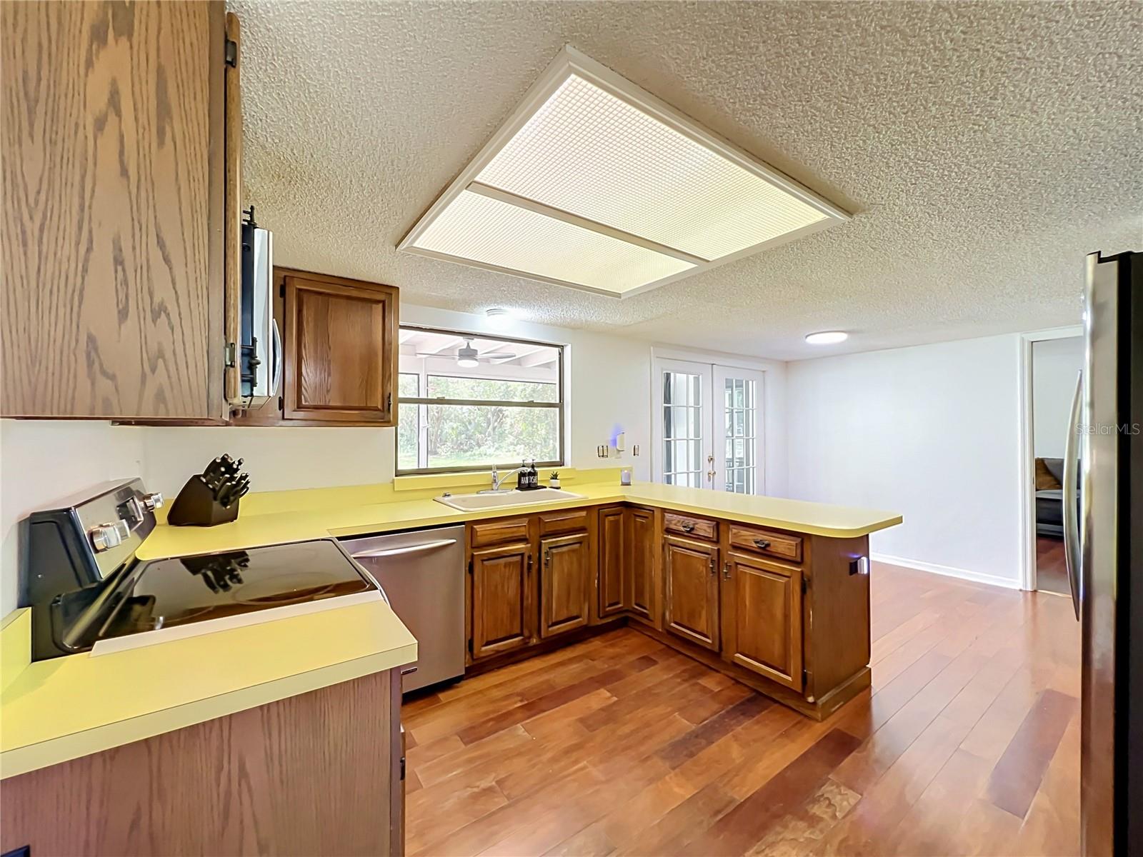 975 DYSON DR