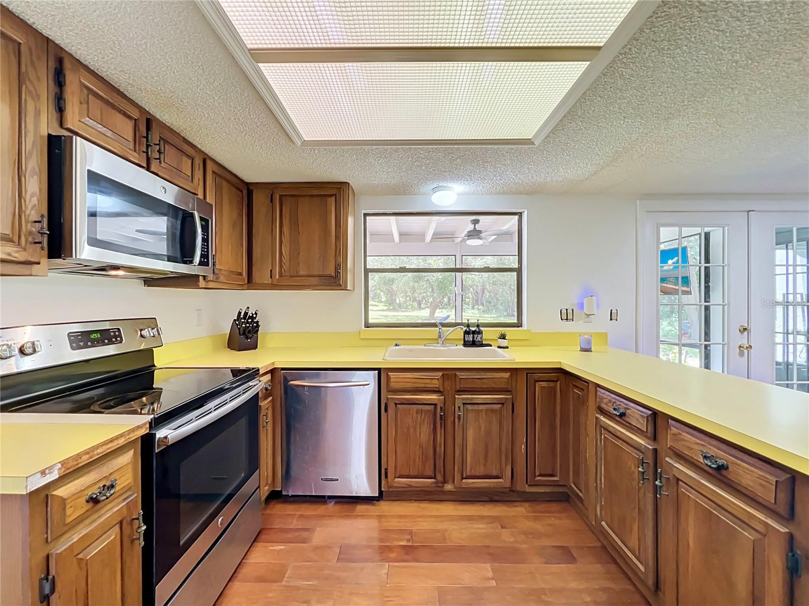 975 DYSON DR