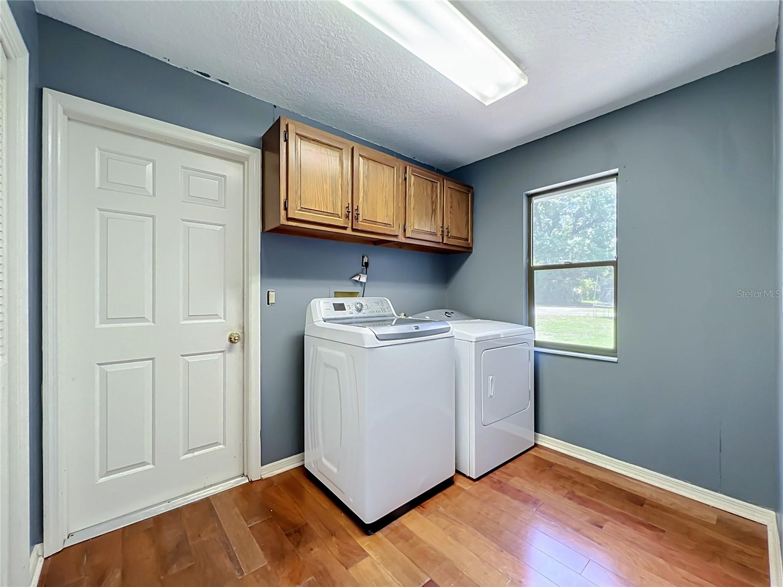 975 DYSON DR