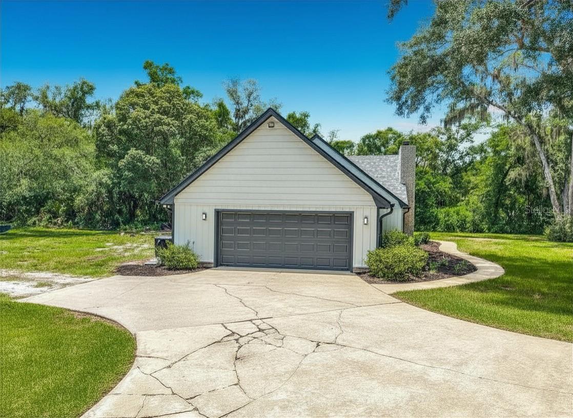 975 DYSON DR