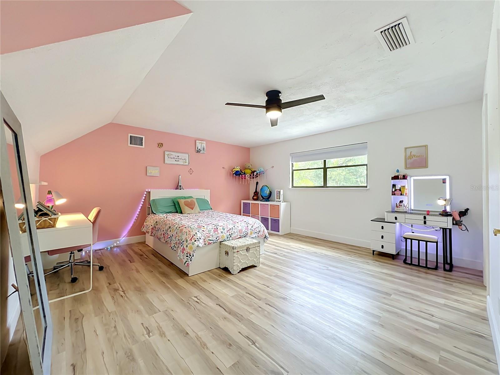 975 DYSON DR
