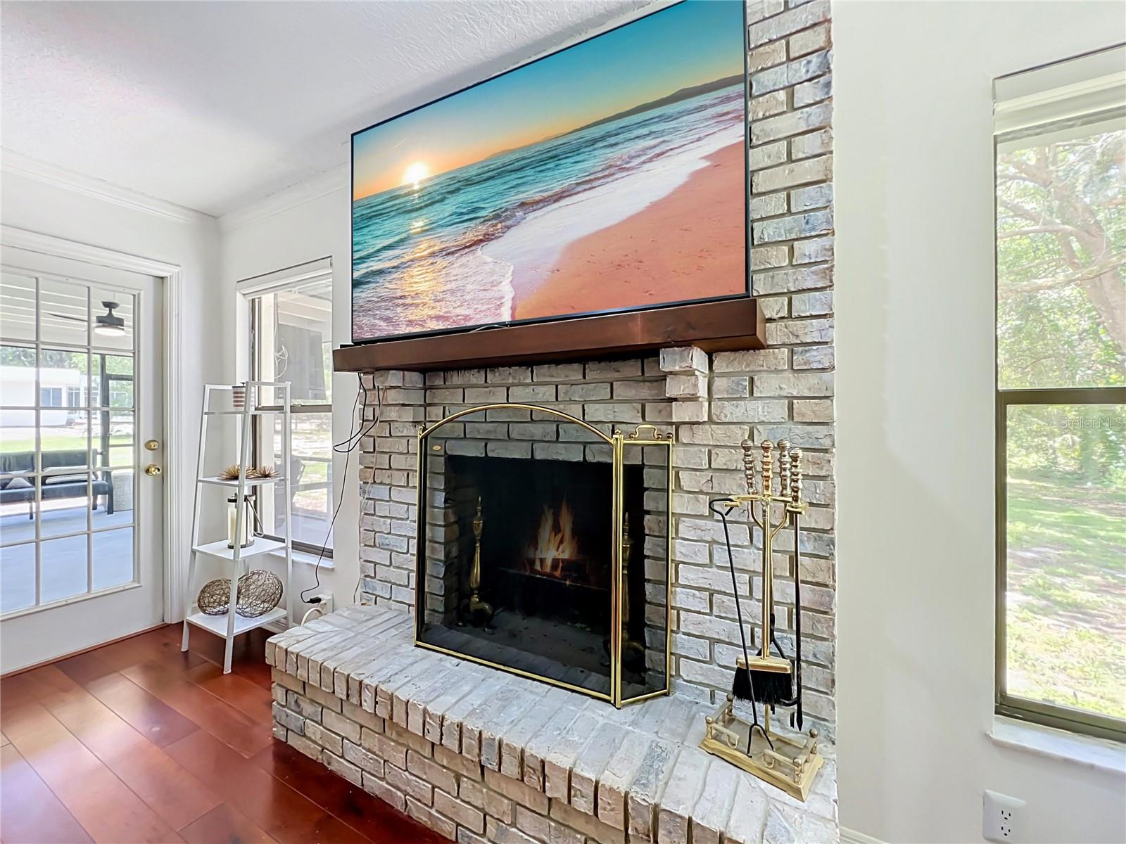 975 DYSON DR