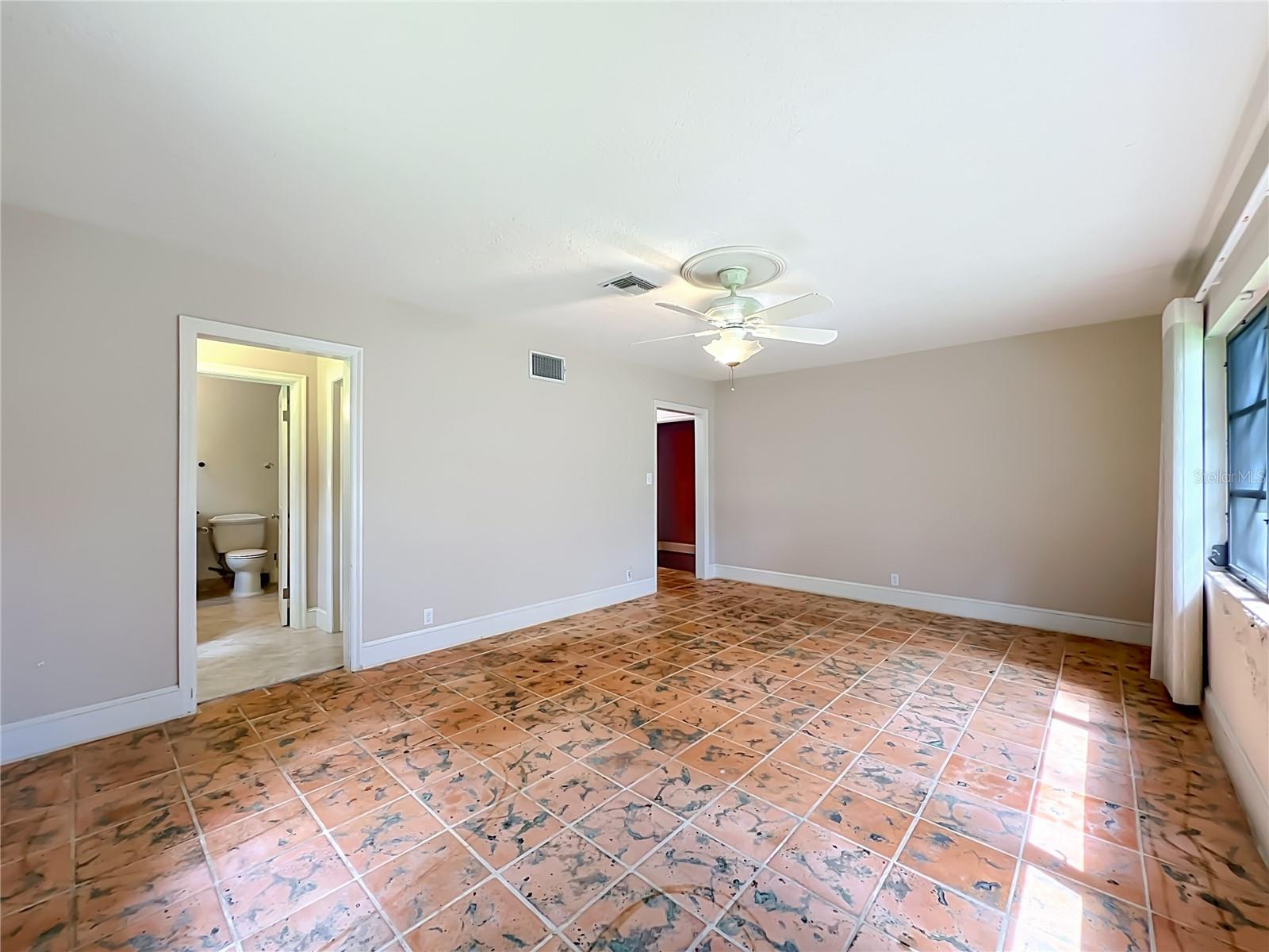 1661 LAUREL RD
