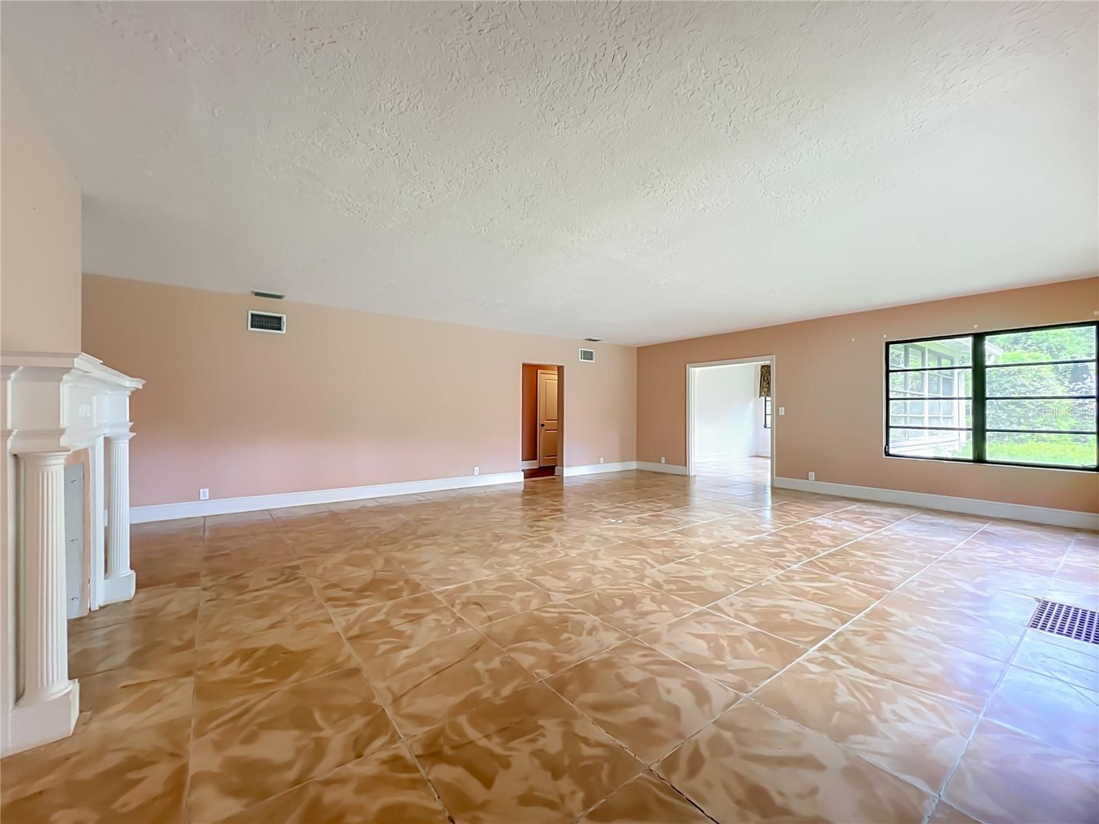 1661 LAUREL RD