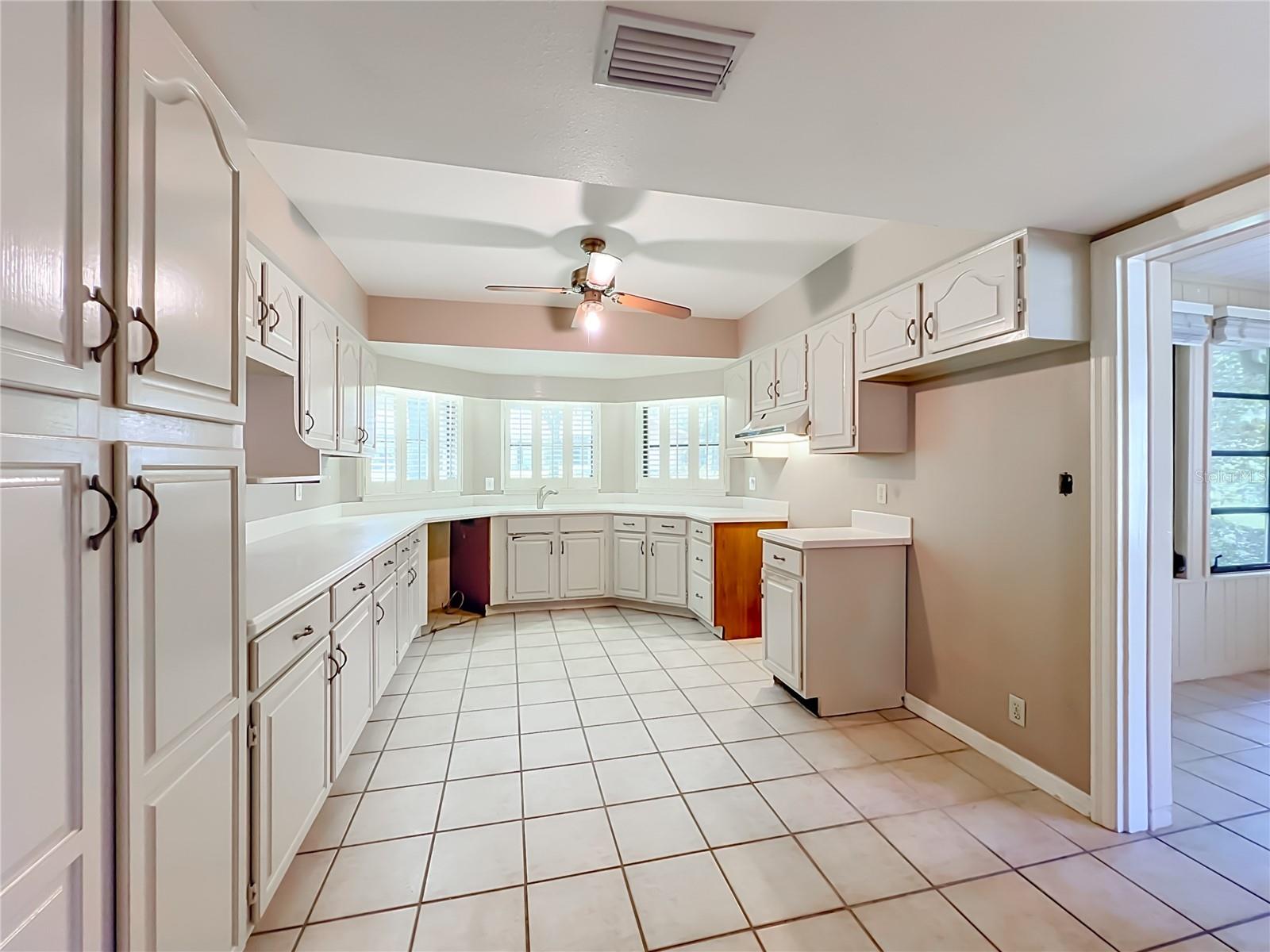 1661 LAUREL RD