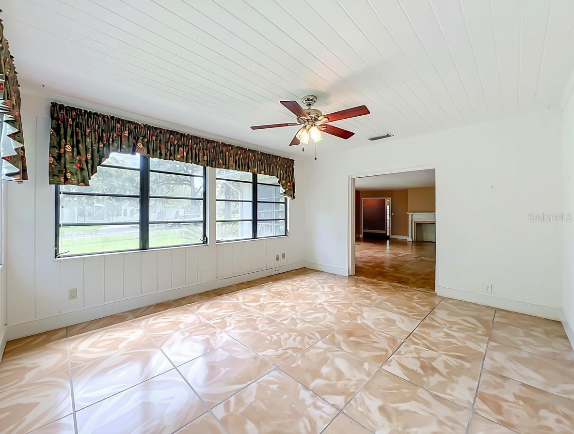 1661 LAUREL RD