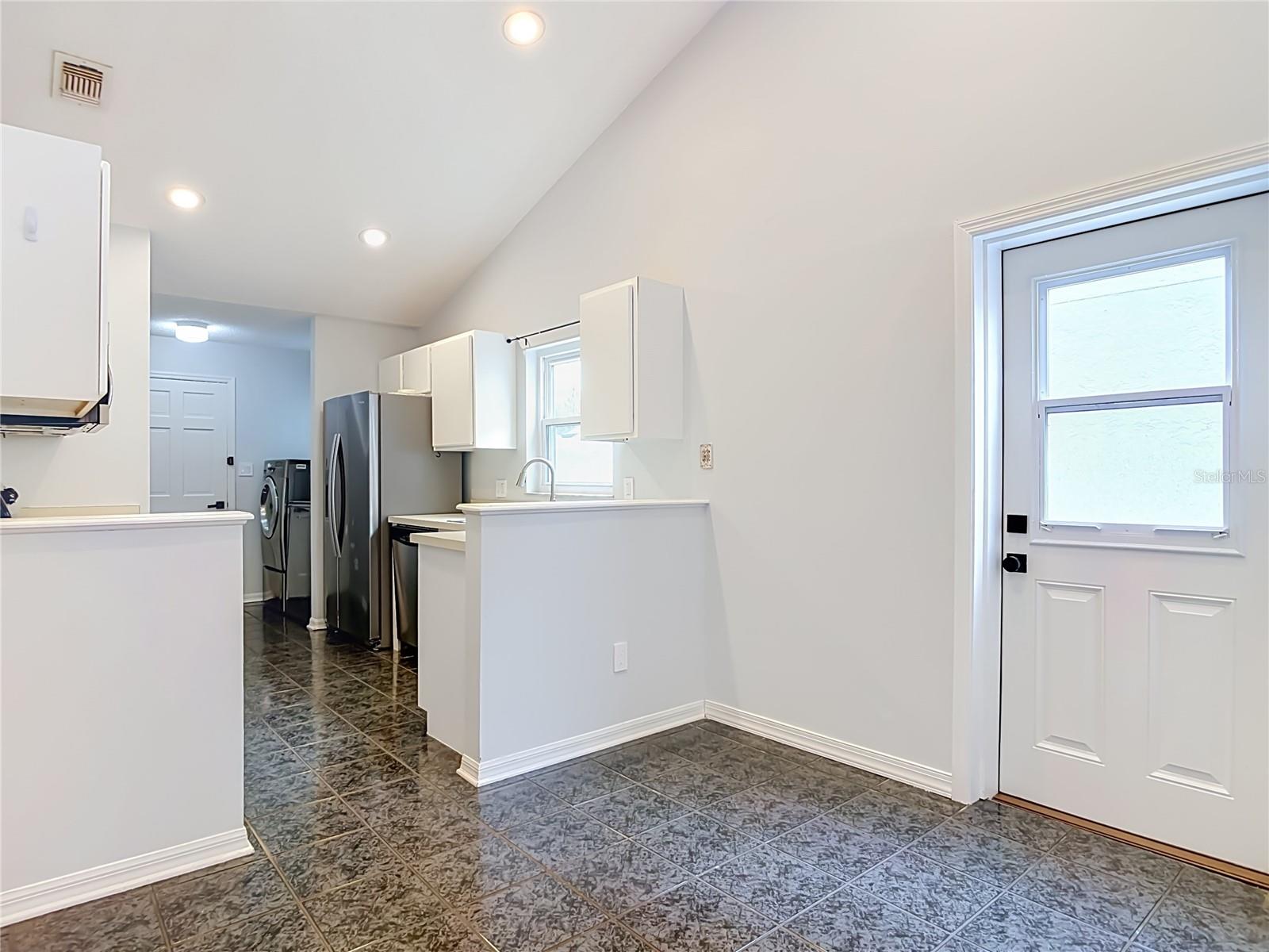 744 BARRINGTON CIR