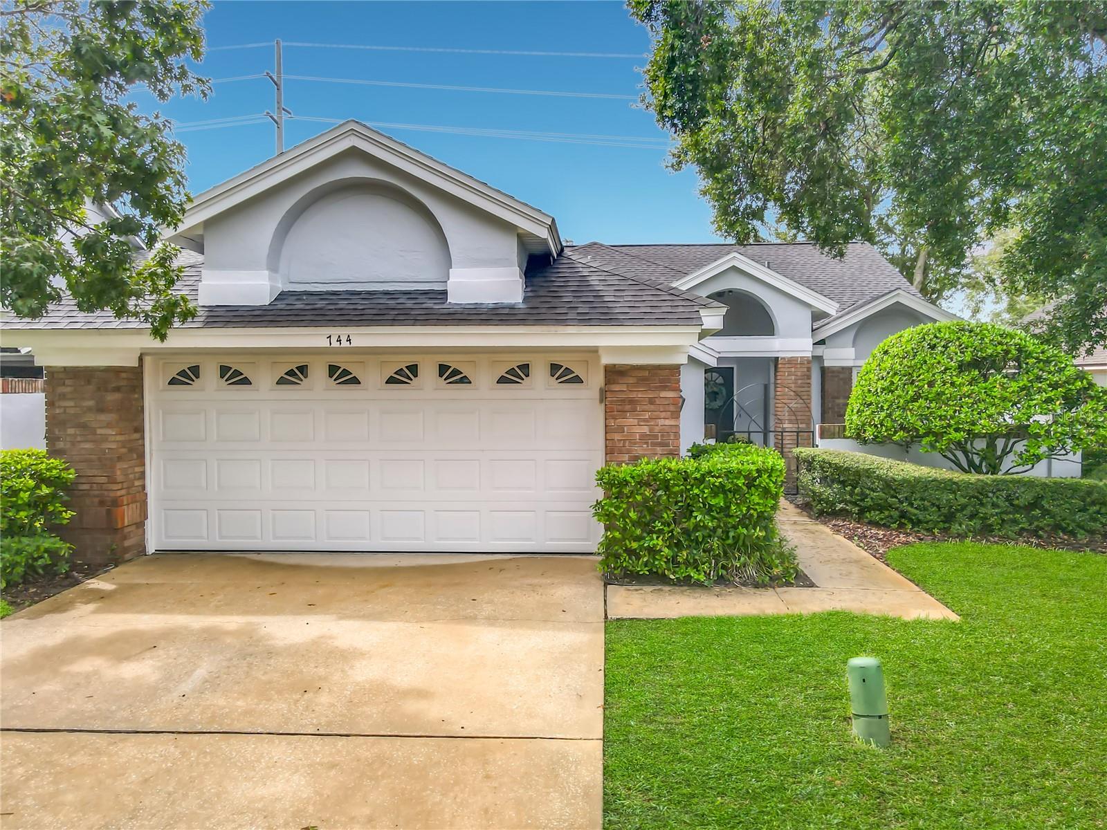 744 BARRINGTON CIR