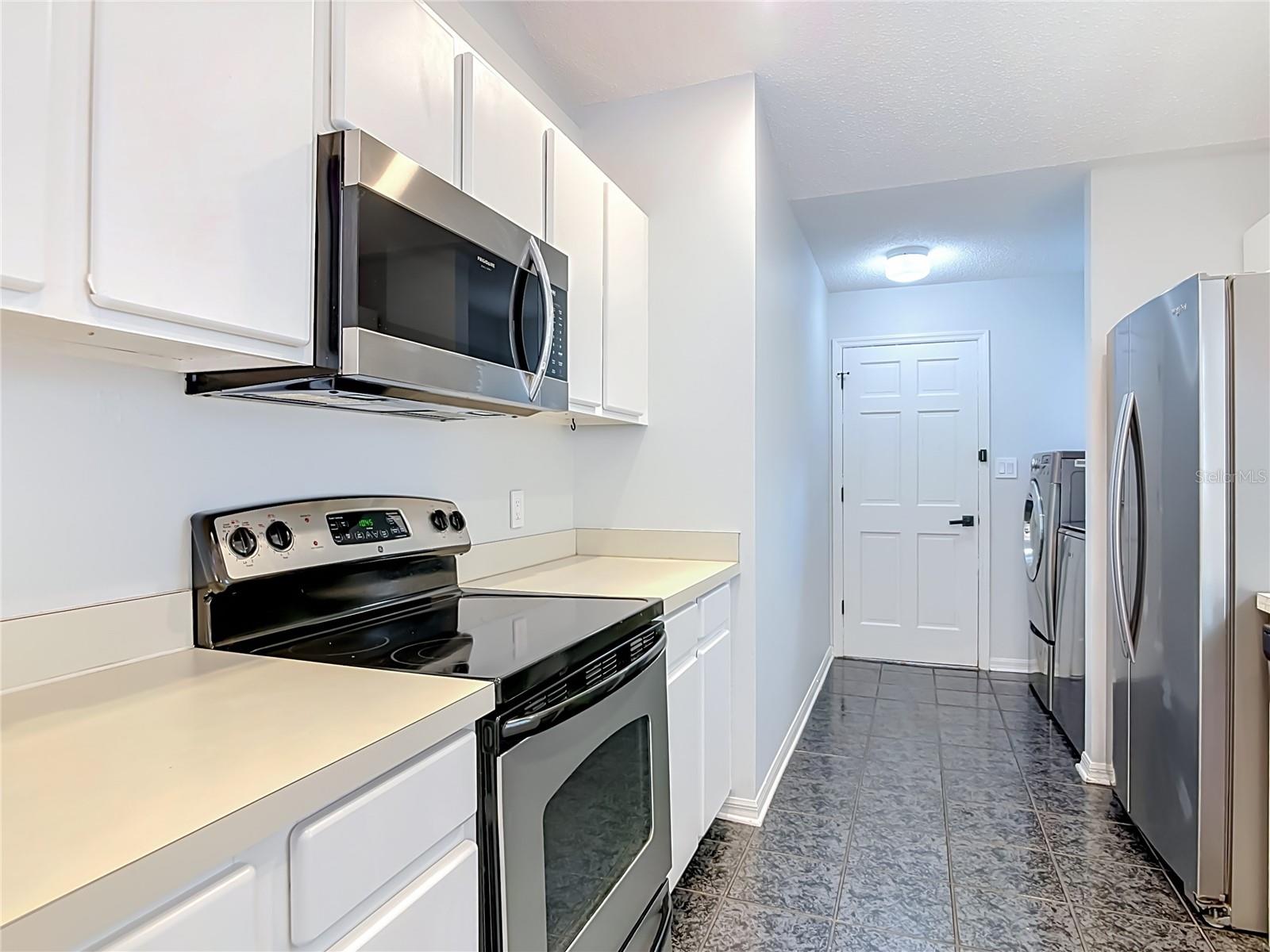 744 BARRINGTON CIR