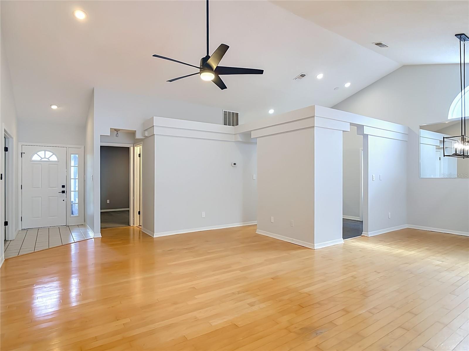 744 BARRINGTON CIR