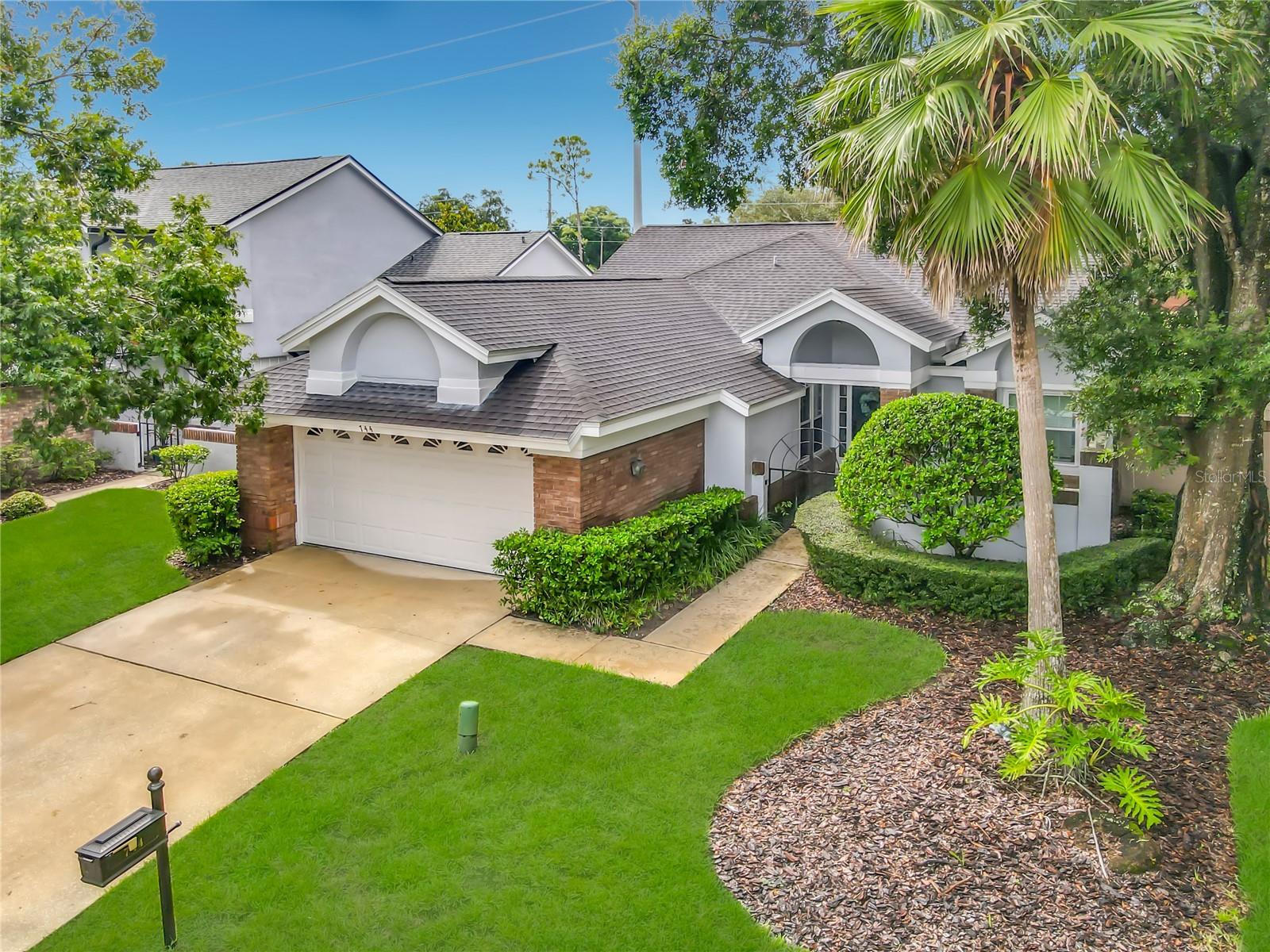744 BARRINGTON CIR