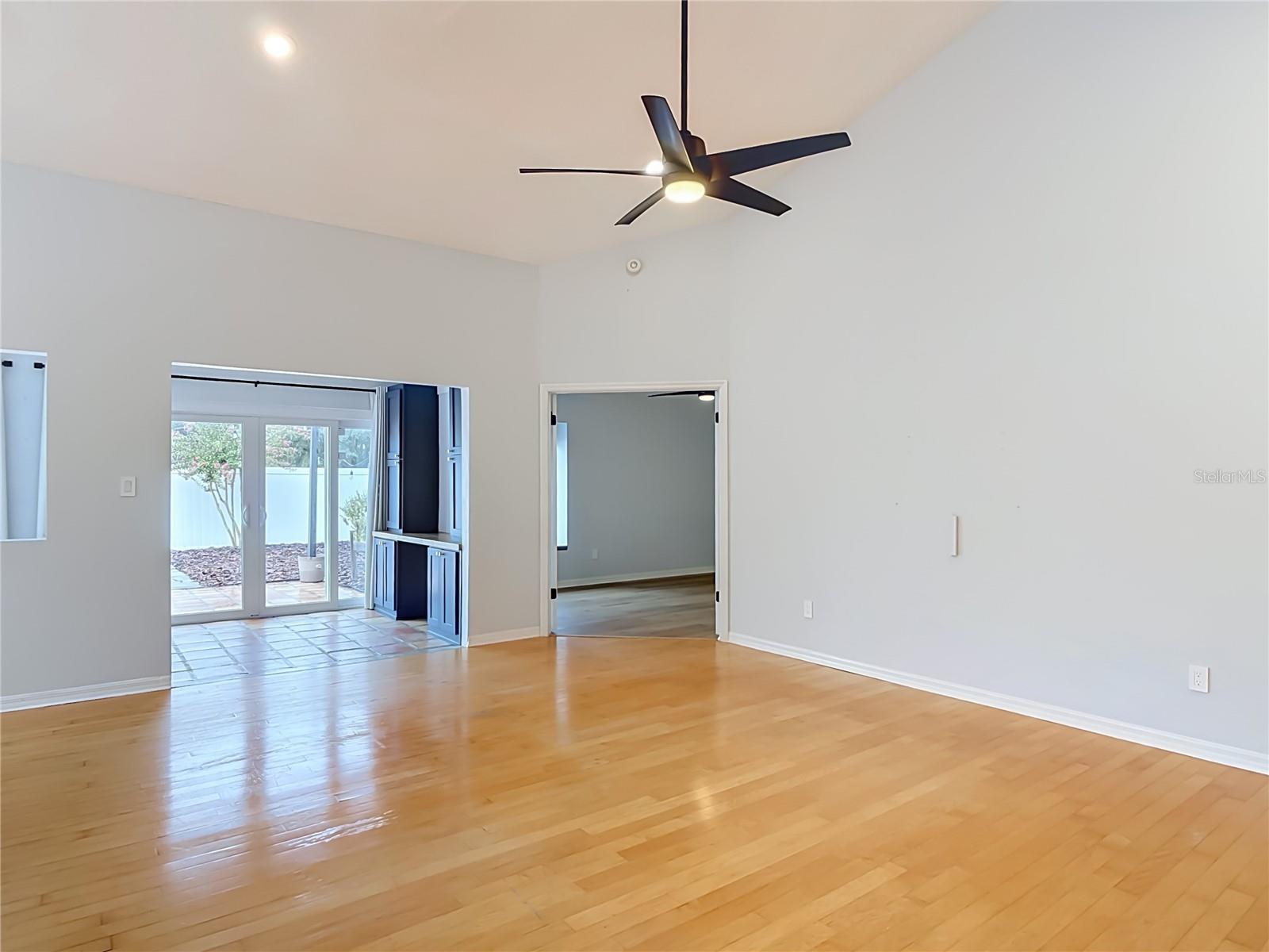 744 BARRINGTON CIR