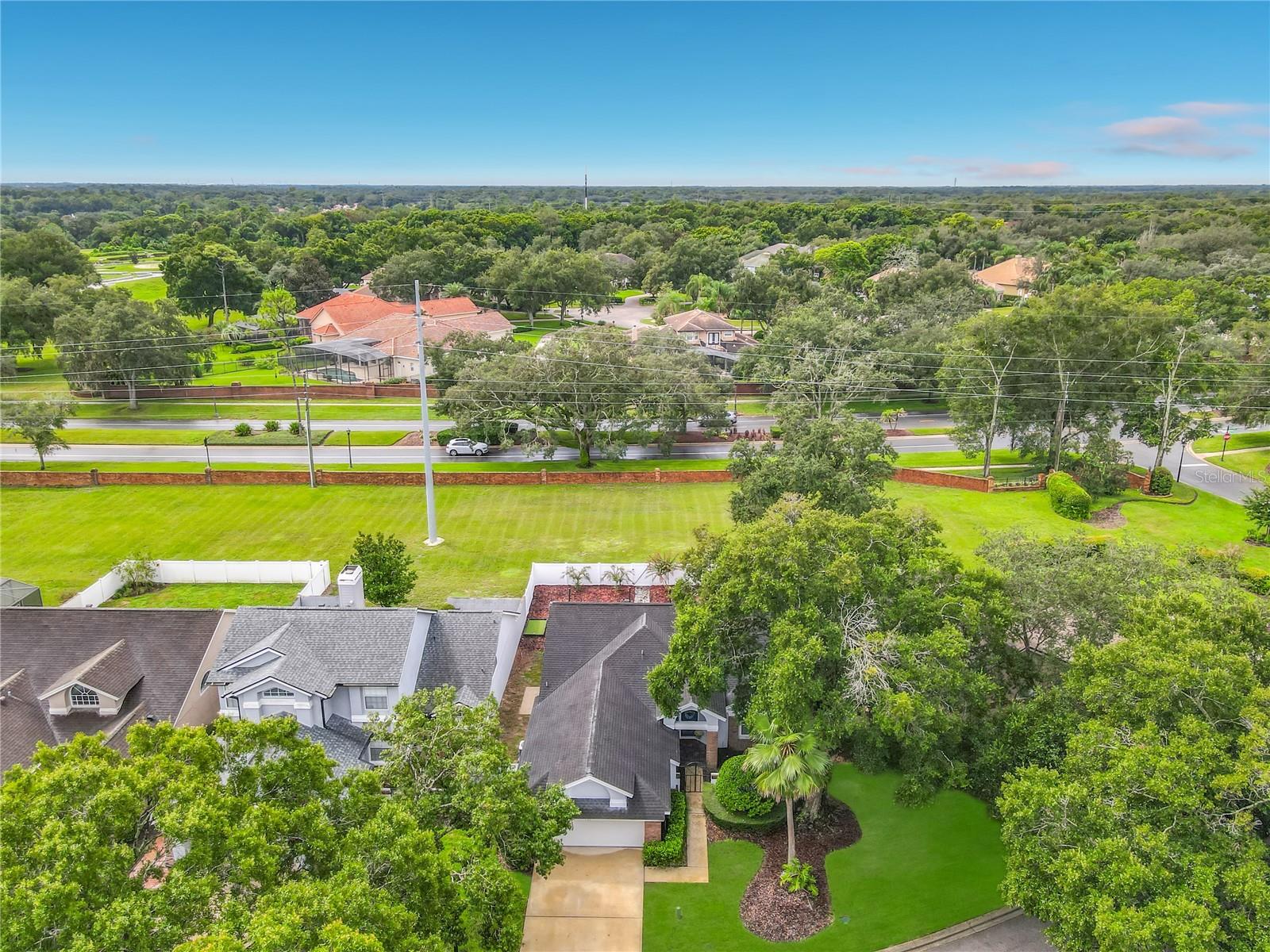 744 BARRINGTON CIR