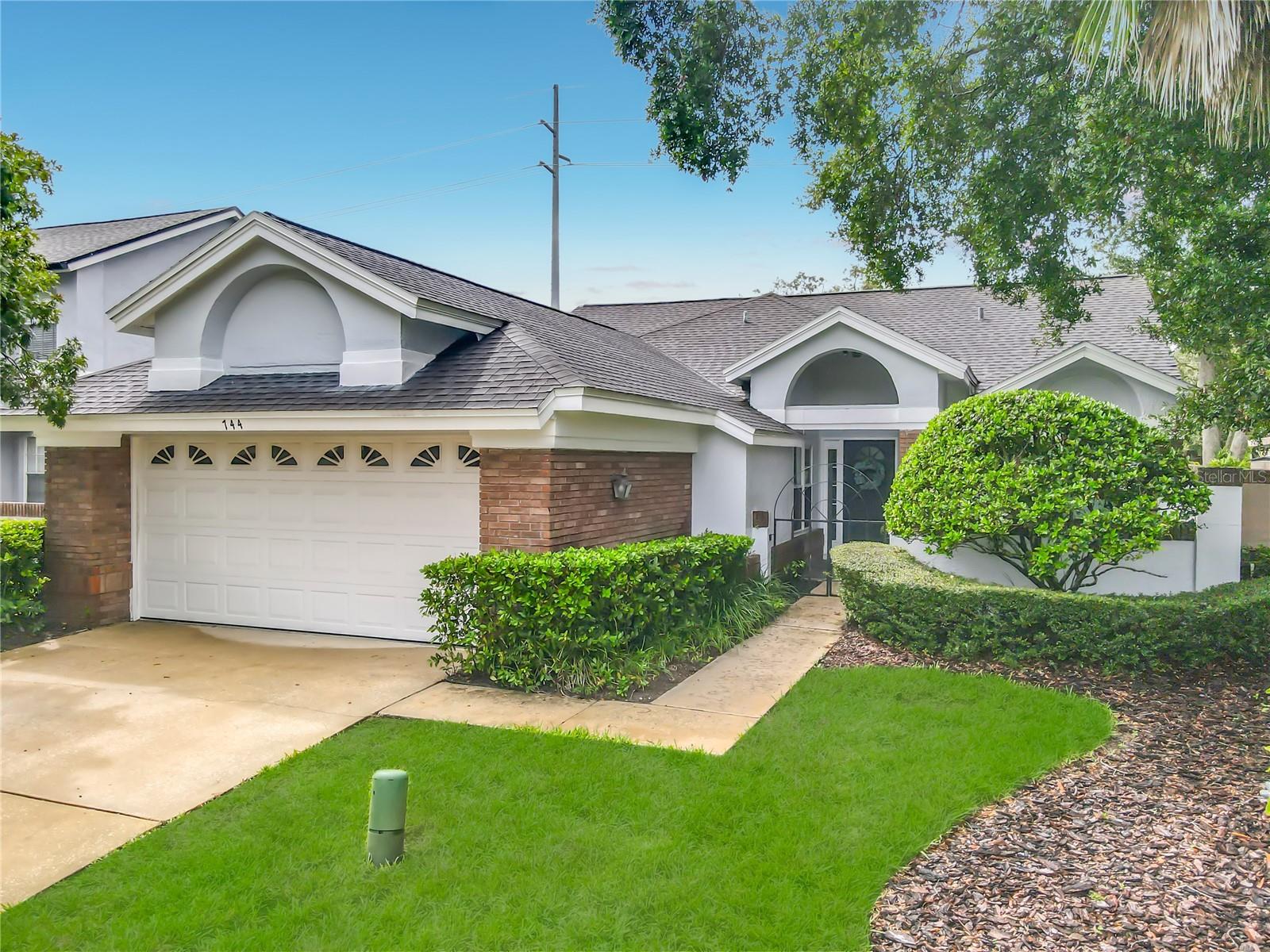 744 BARRINGTON CIR