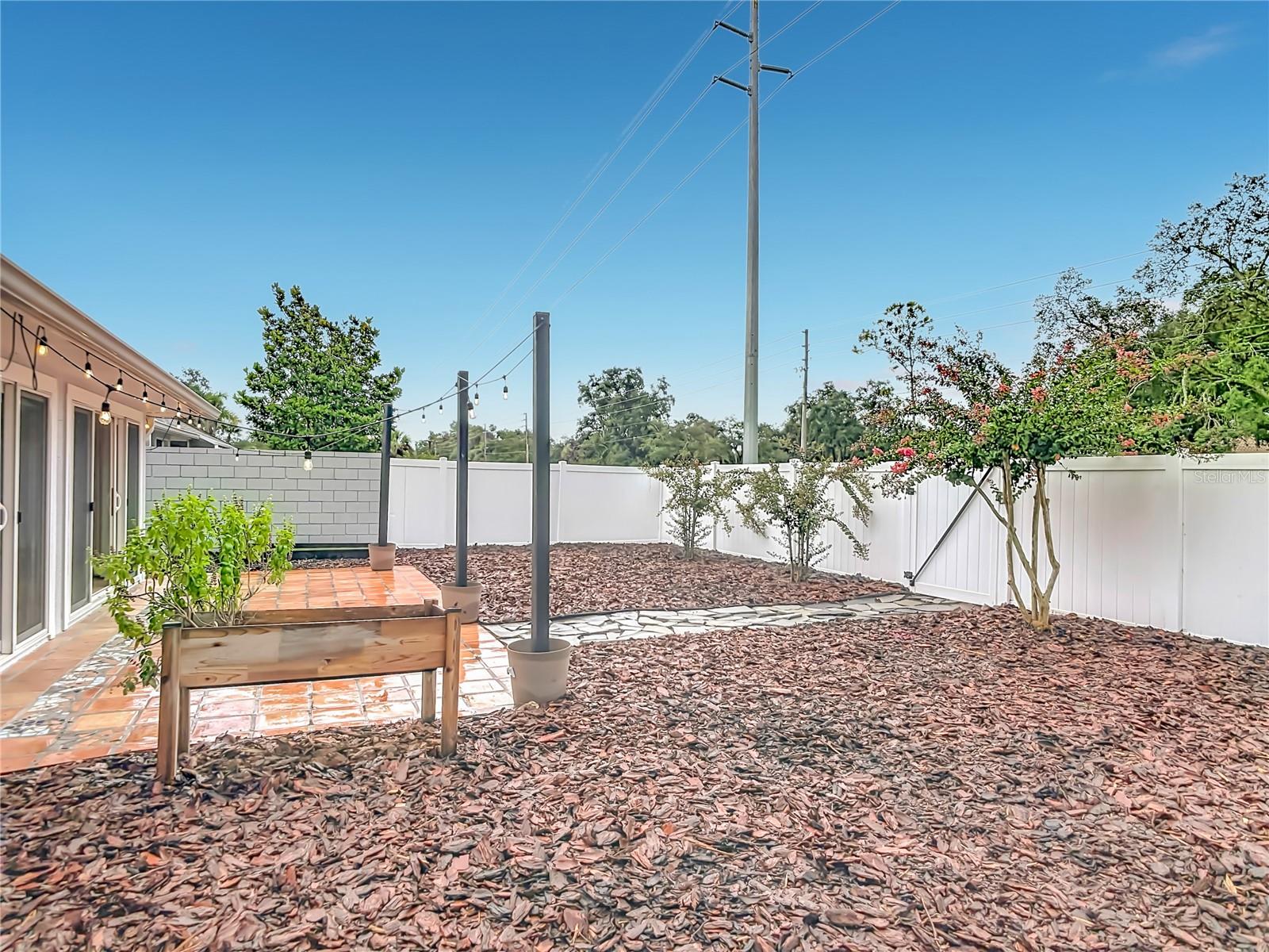 744 BARRINGTON CIR