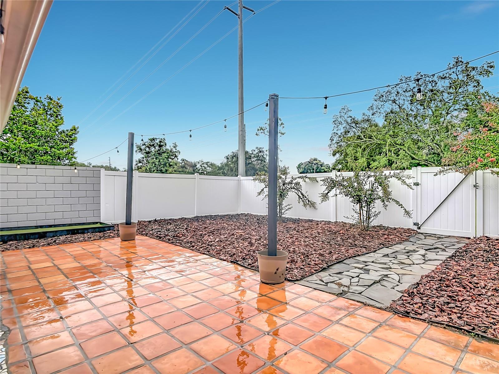 744 BARRINGTON CIR