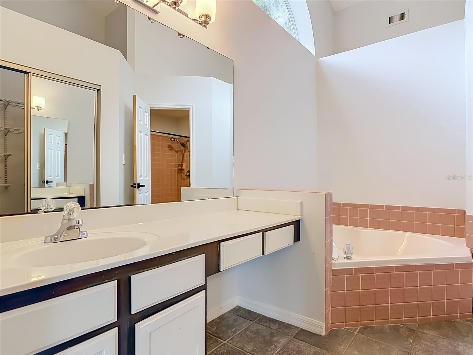 744 BARRINGTON CIR