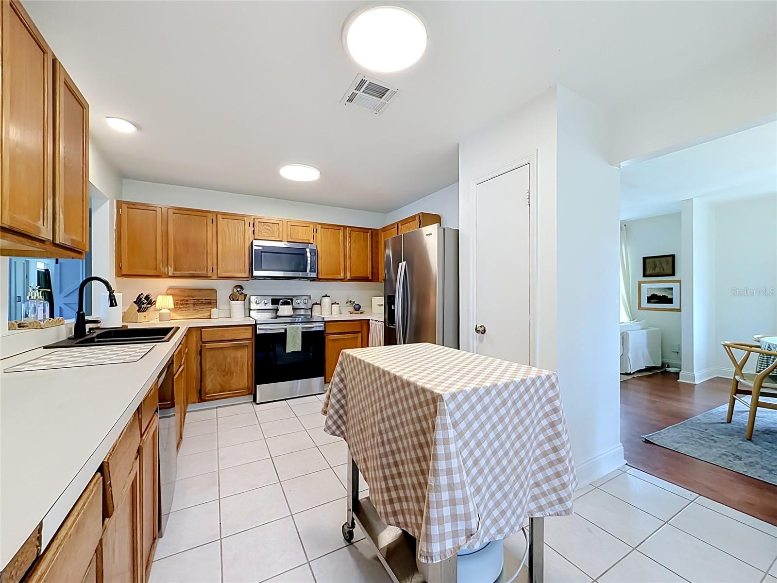 4038 BISCAYNE DR