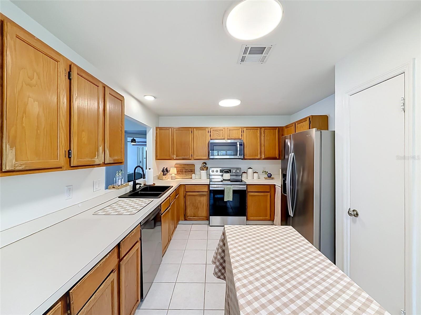 4038 BISCAYNE DR