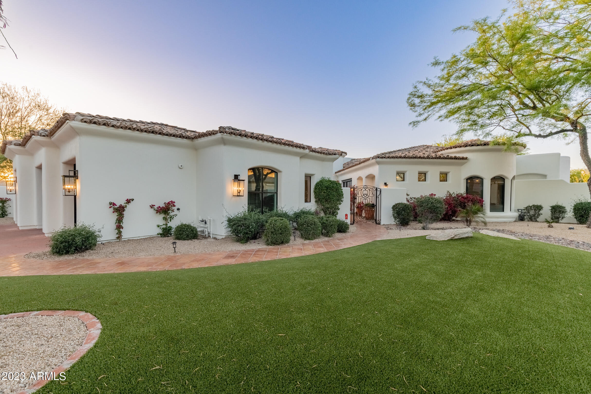 9486 E ALTADENA Avenue