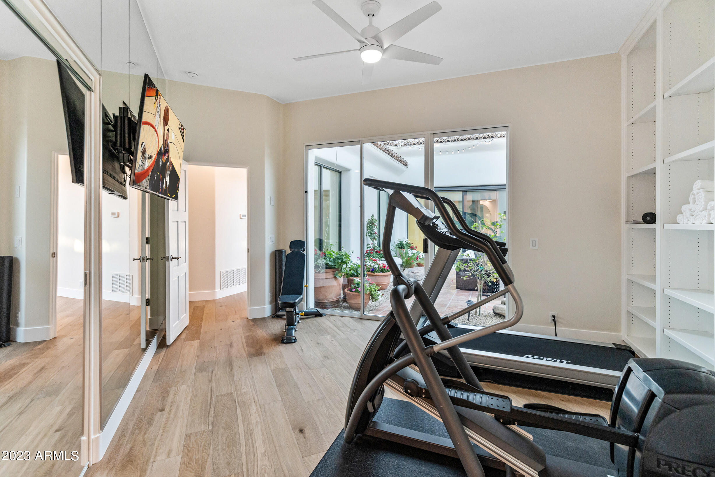 9486 E ALTADENA Avenue