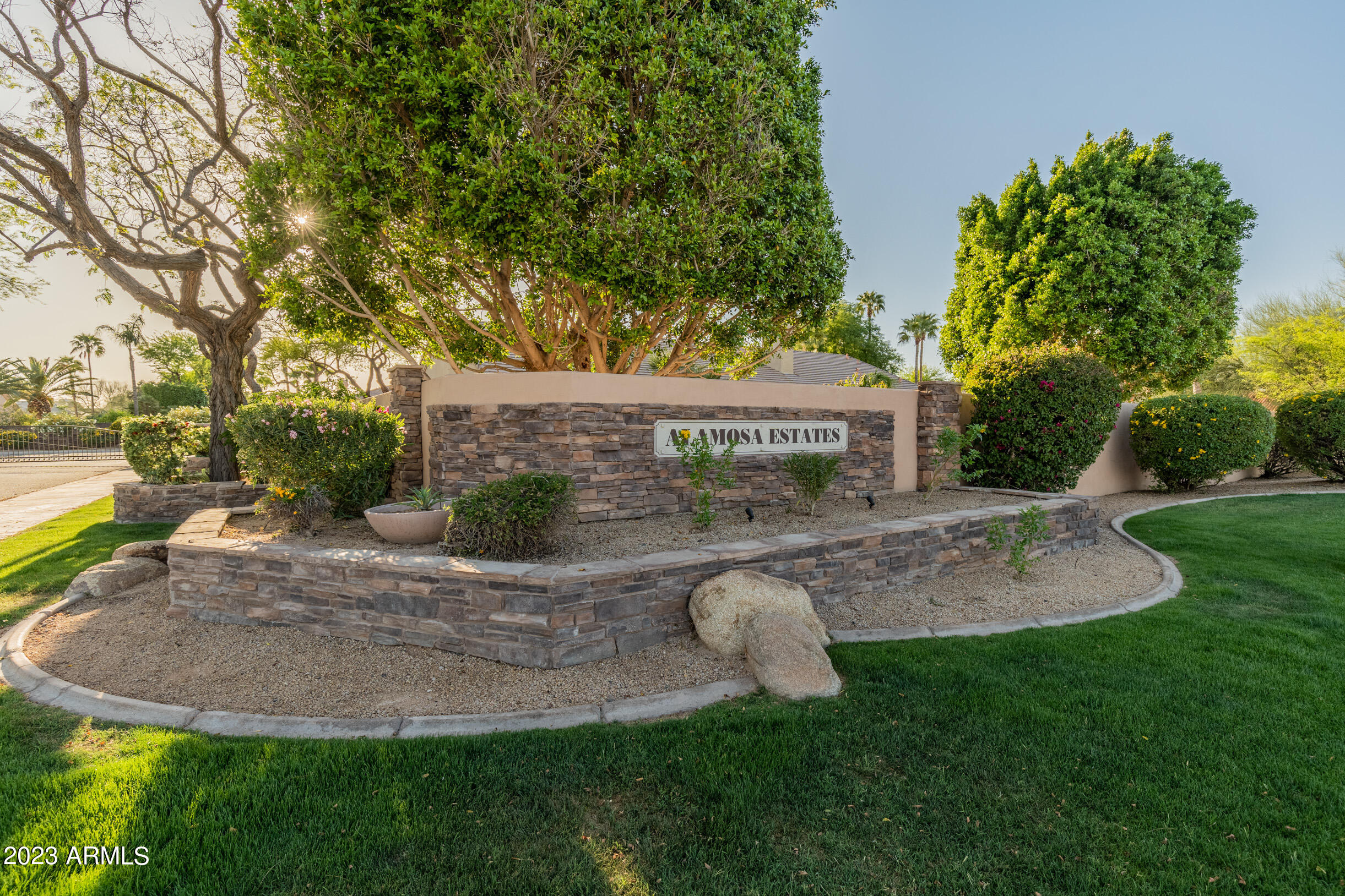 9486 E ALTADENA Avenue