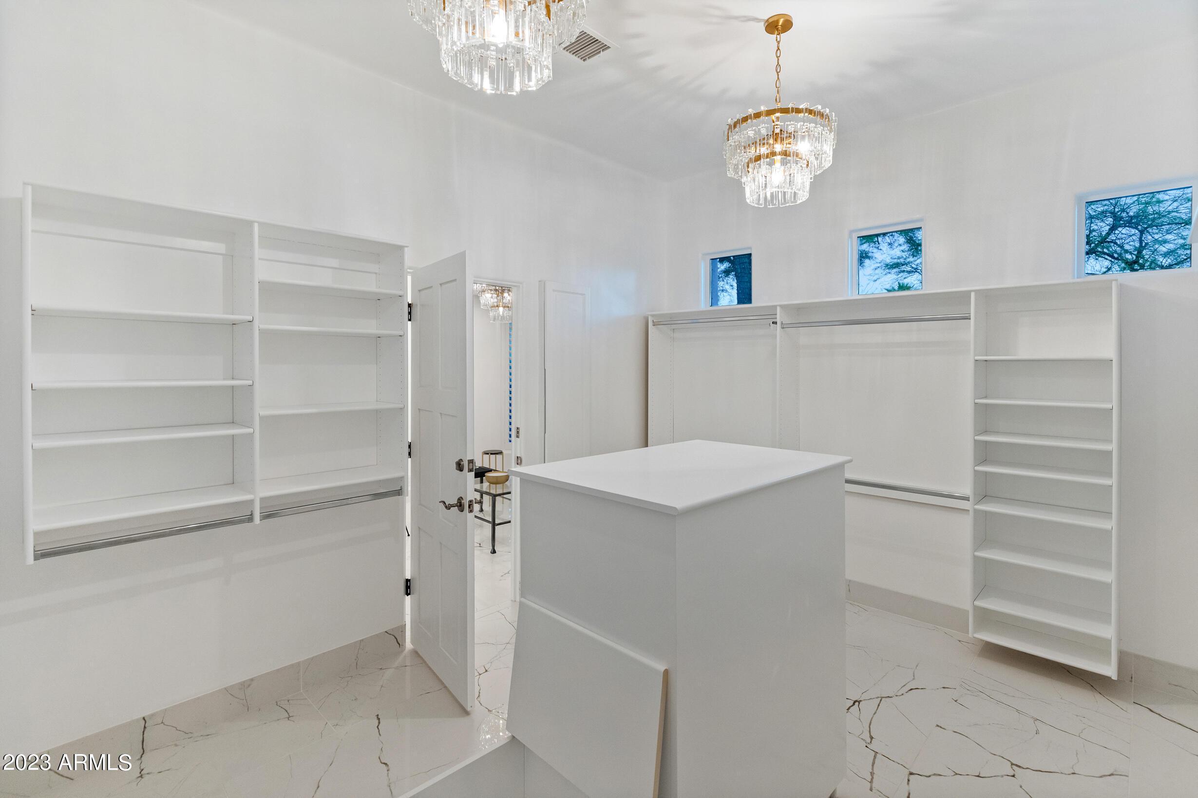 9486 E ALTADENA Avenue