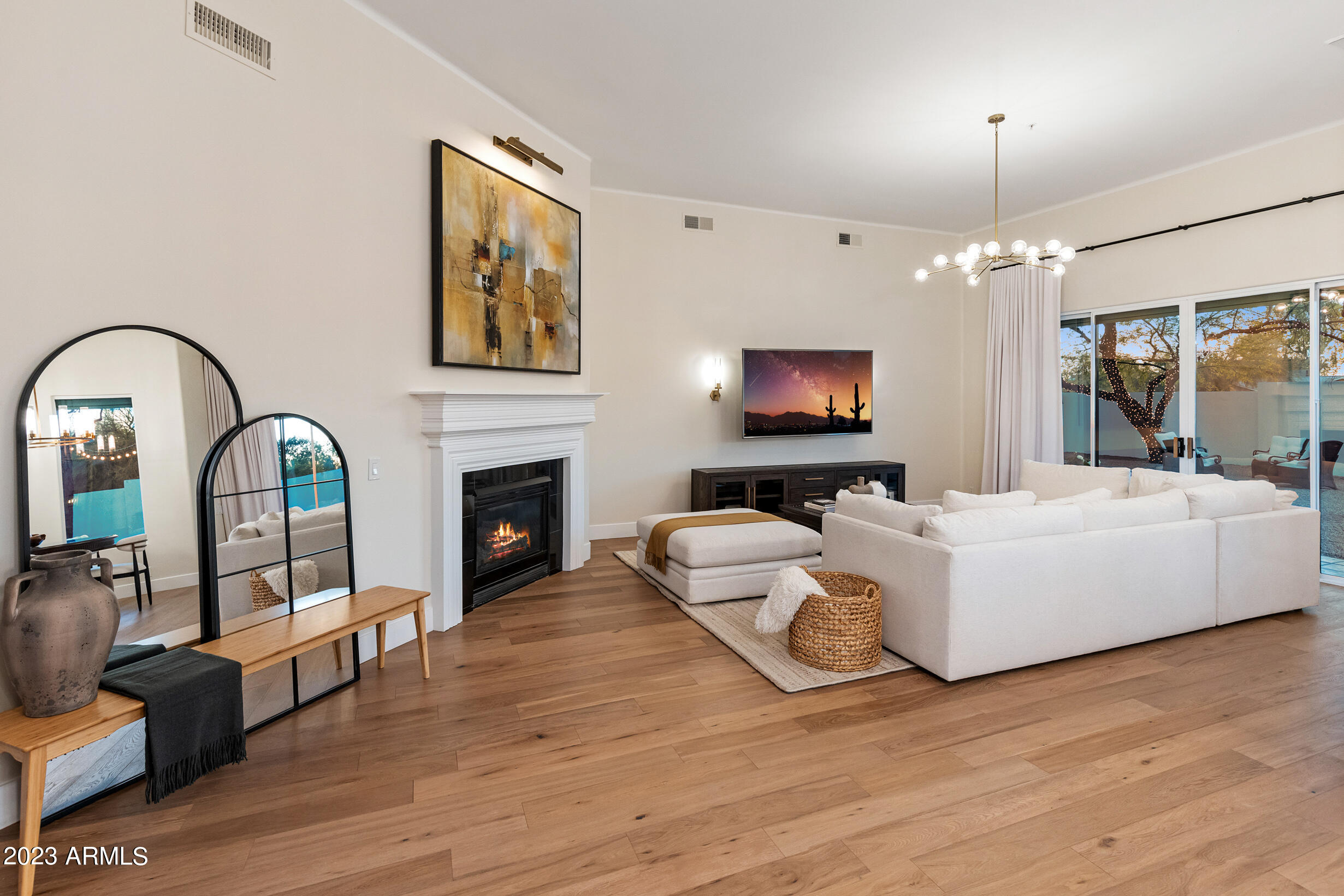 9486 E ALTADENA Avenue