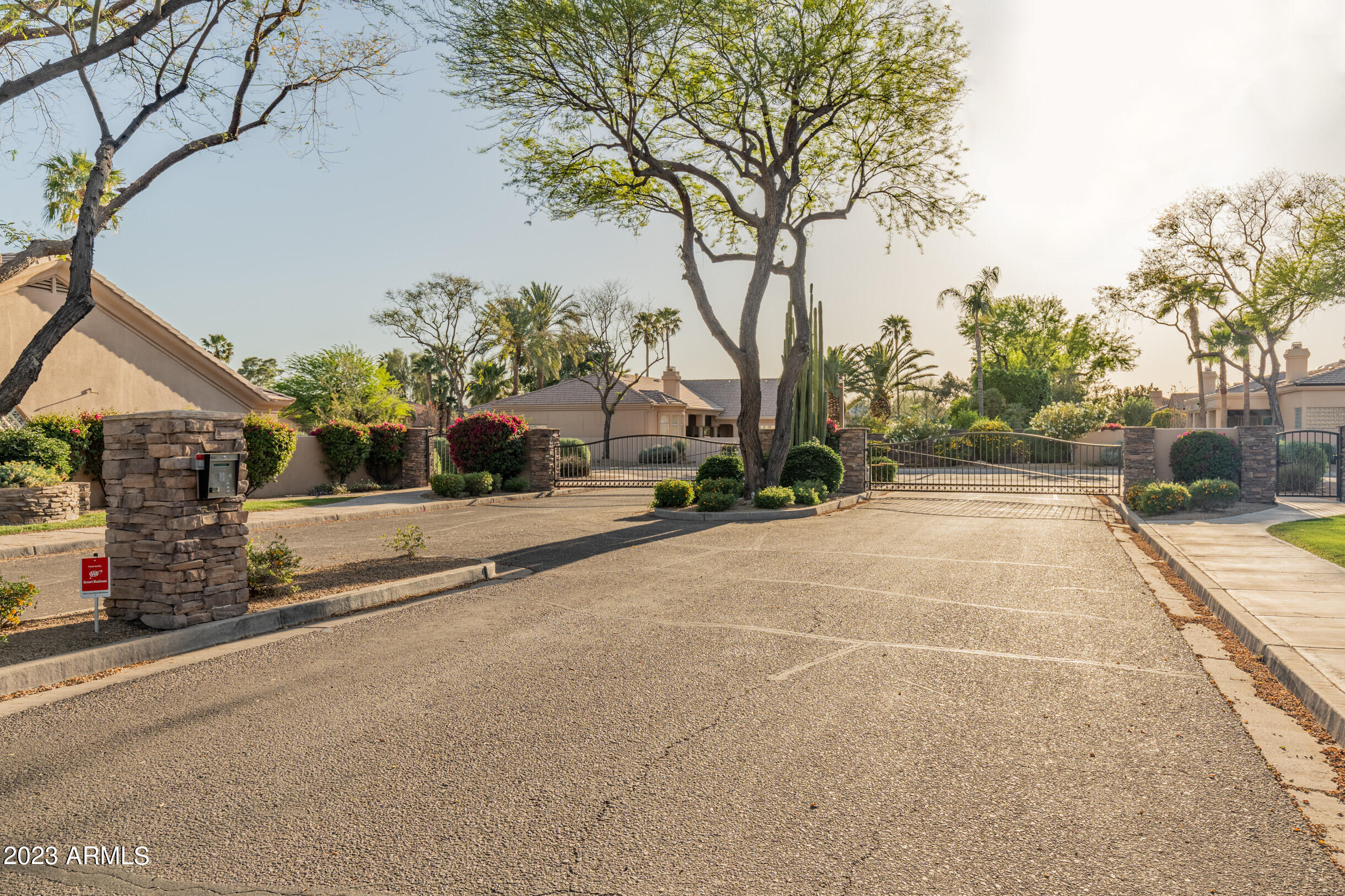 9486 E ALTADENA Avenue