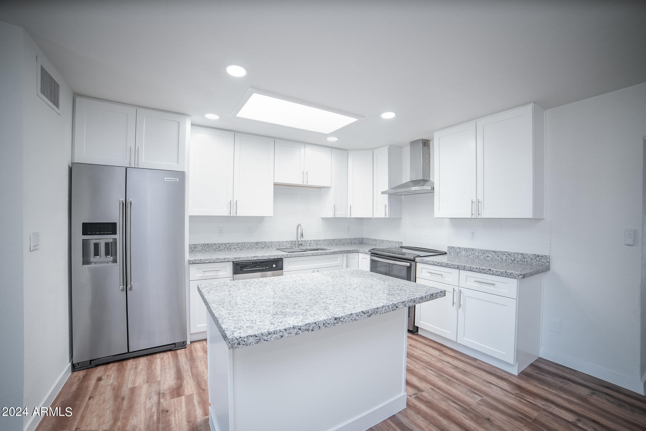 1609 W Mission Lane