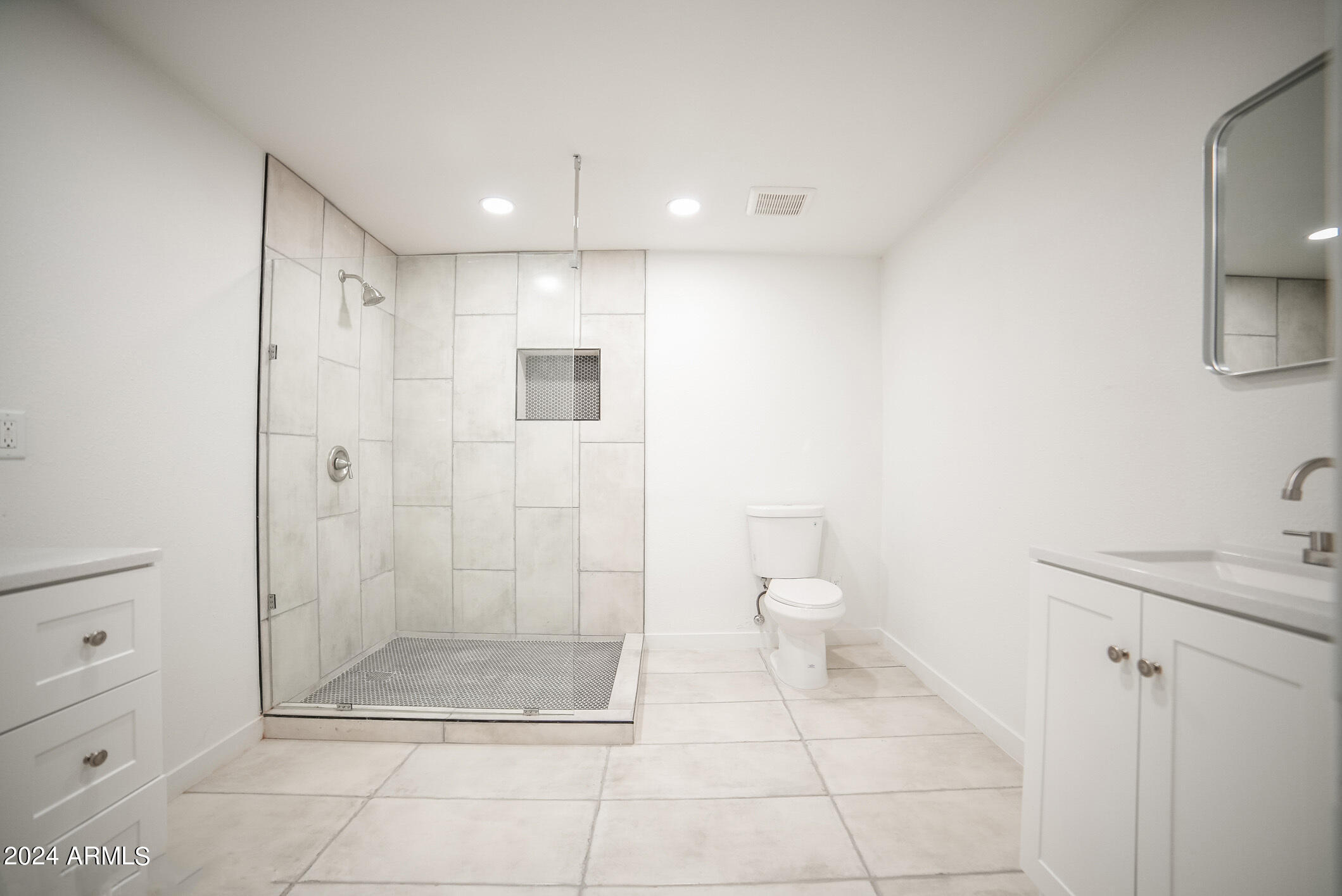 1609 W Mission Lane
