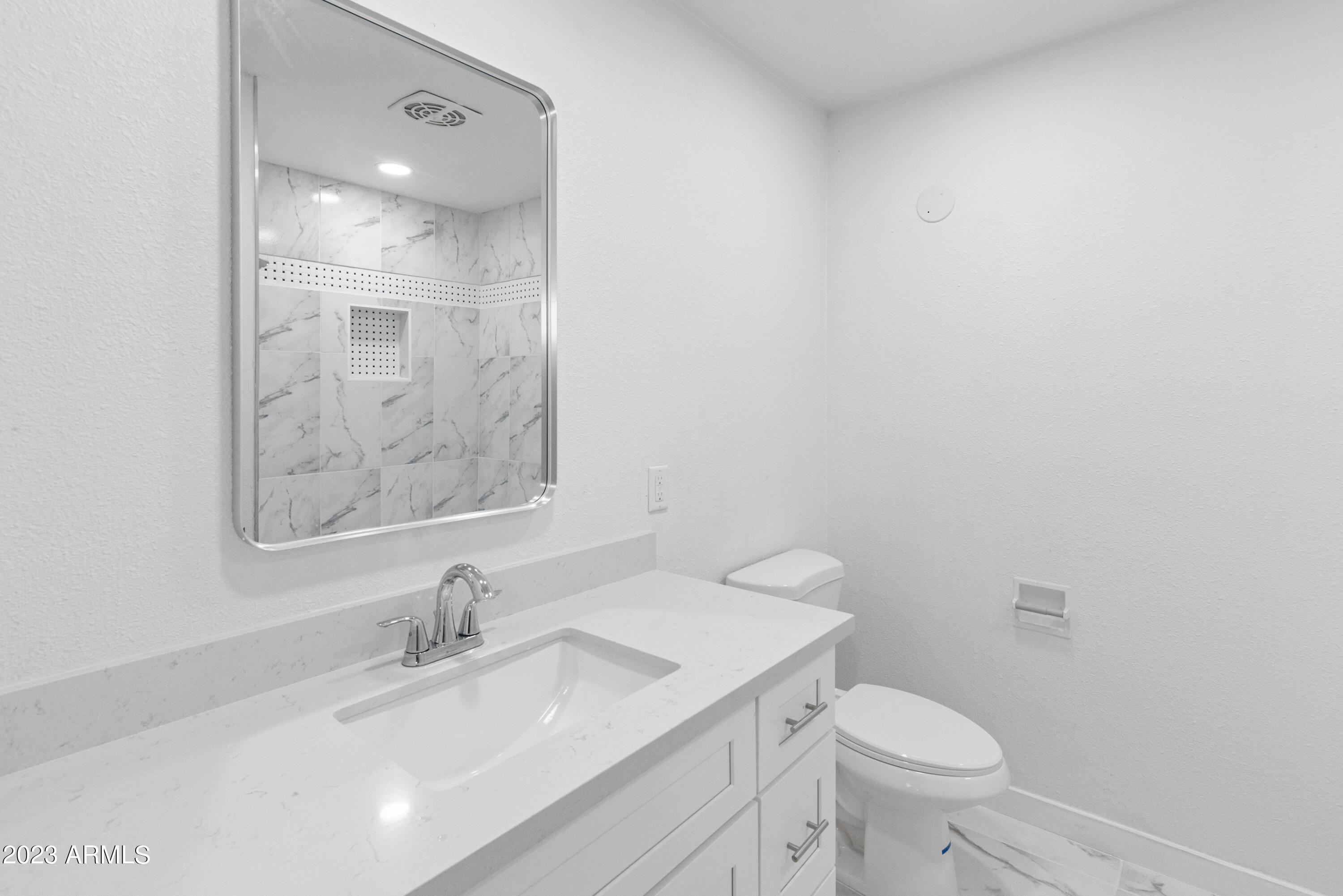 1609 W Mission Lane