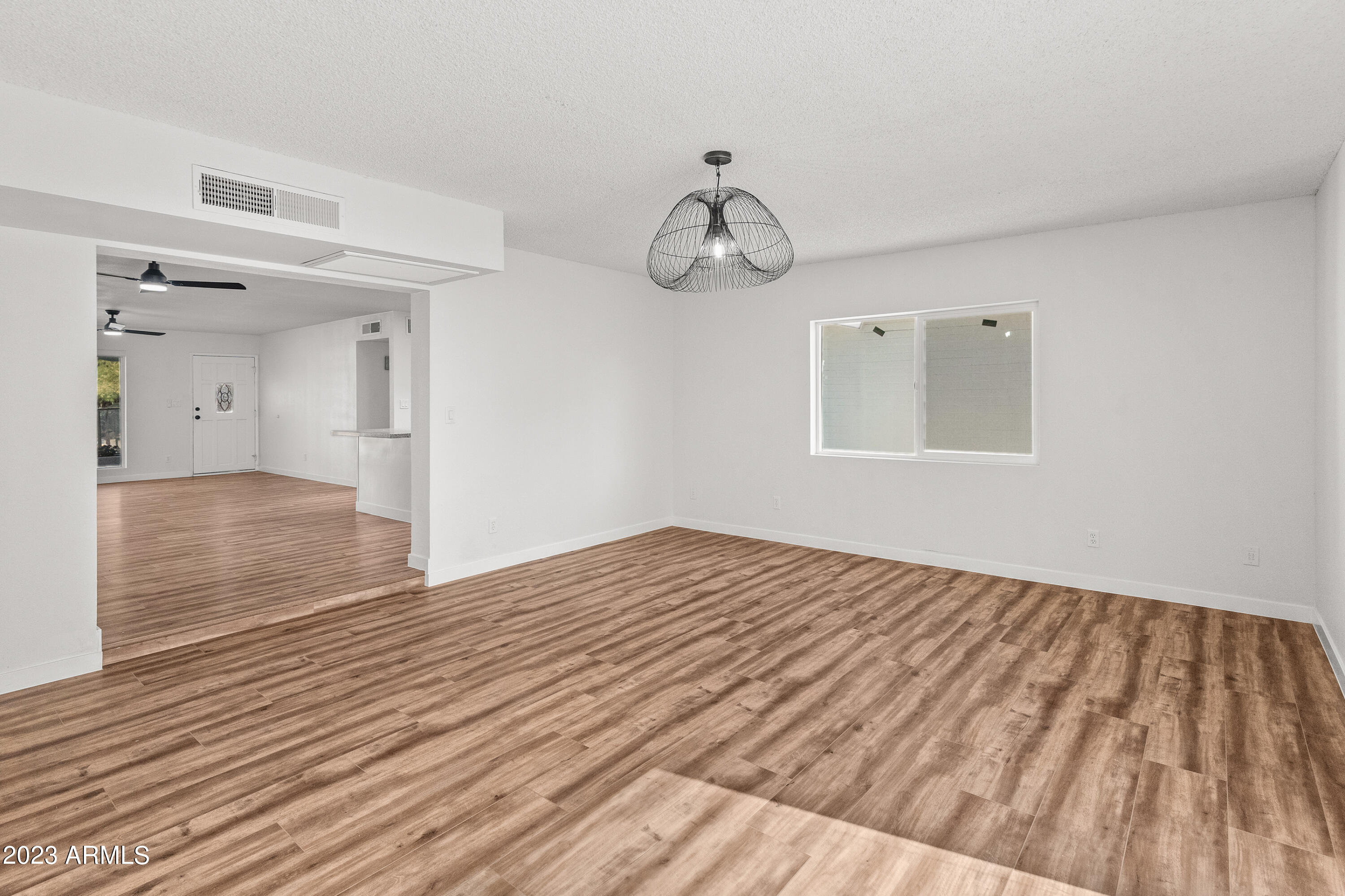 1609 W Mission Lane