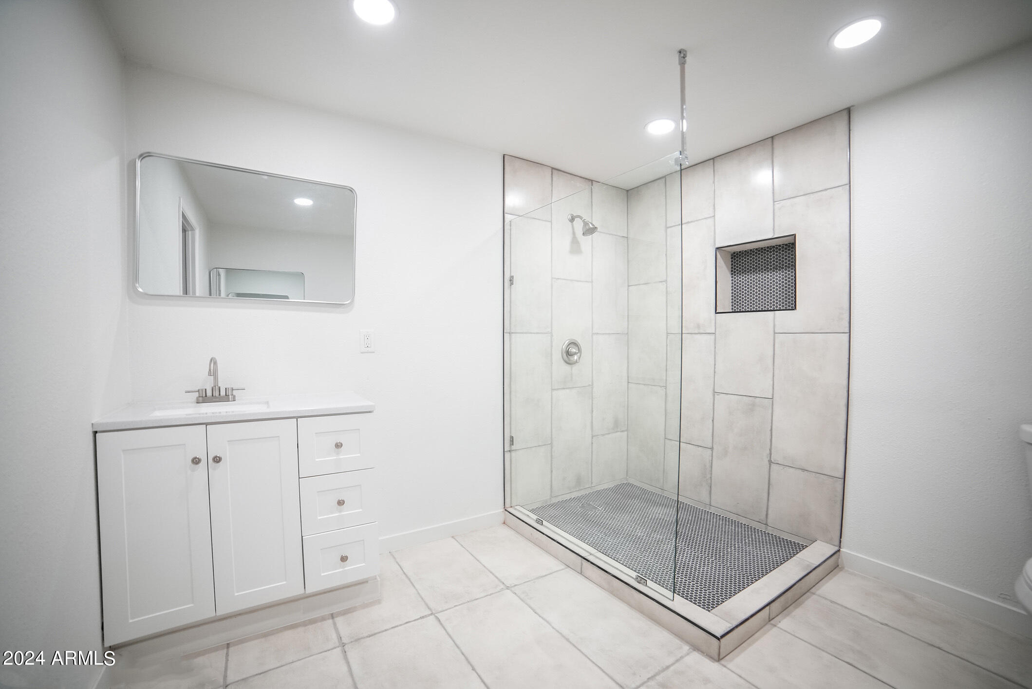 1609 W Mission Lane