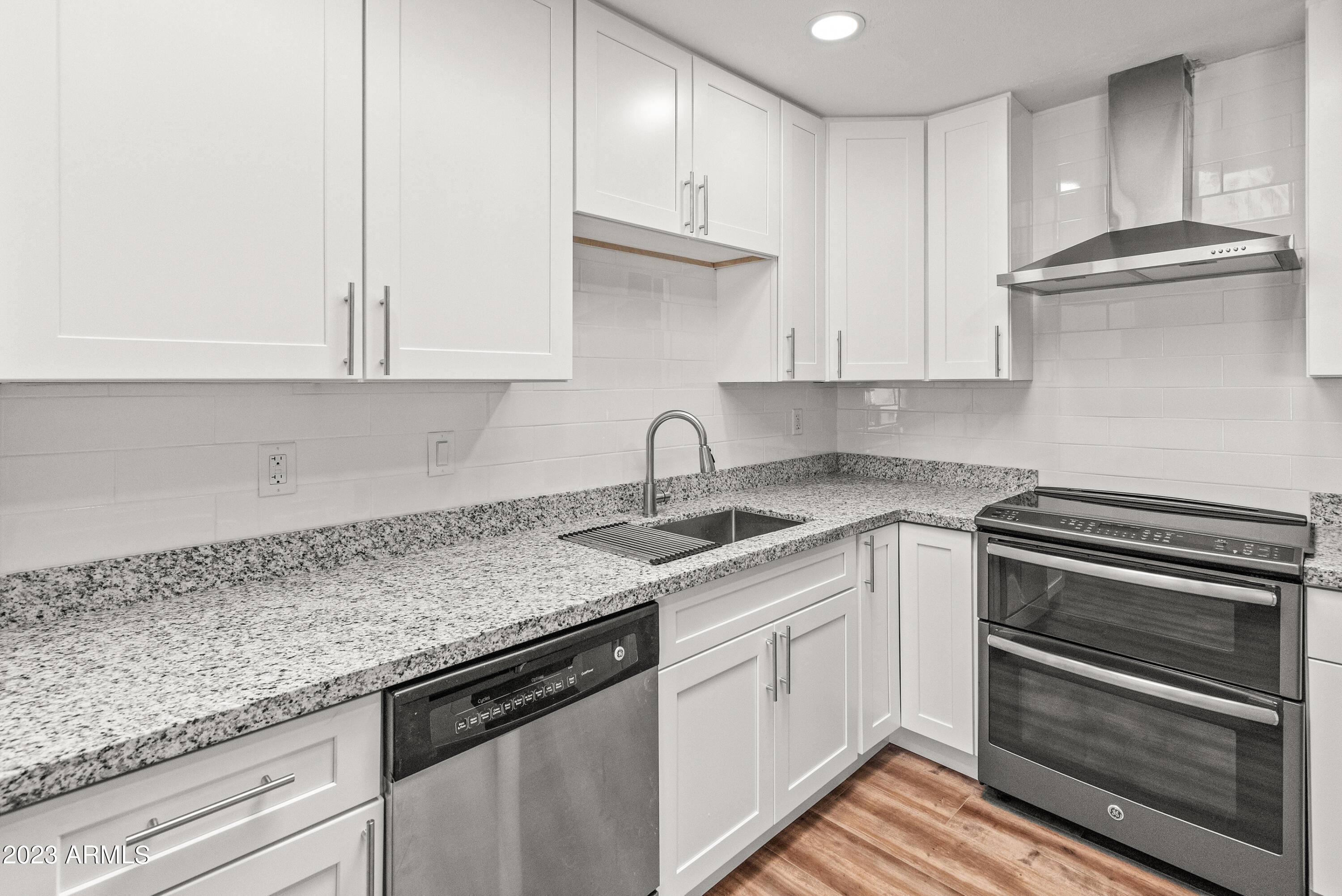 1609 W Mission Lane
