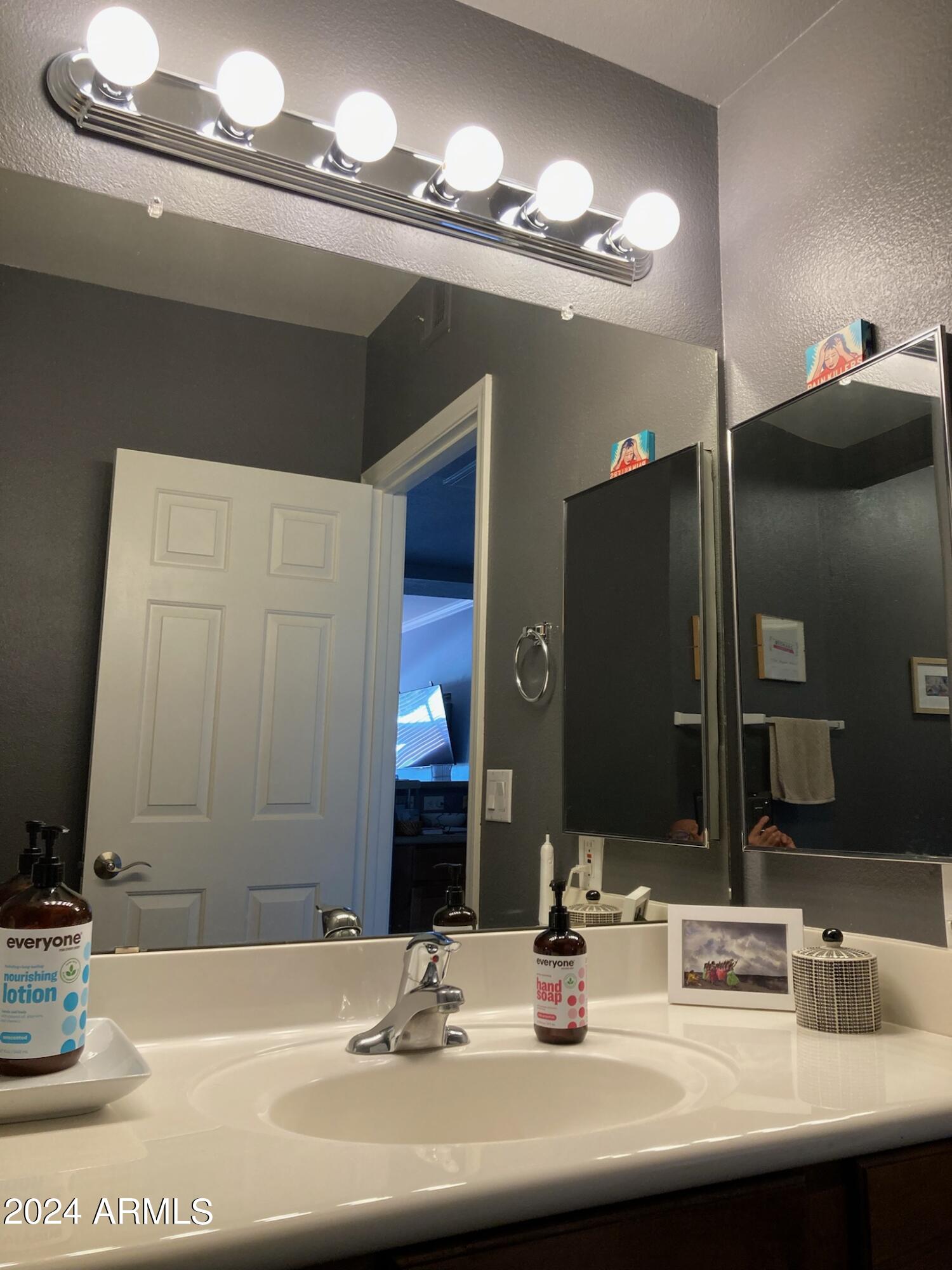 15095 N THOMPSON PEAK Parkway, 2052