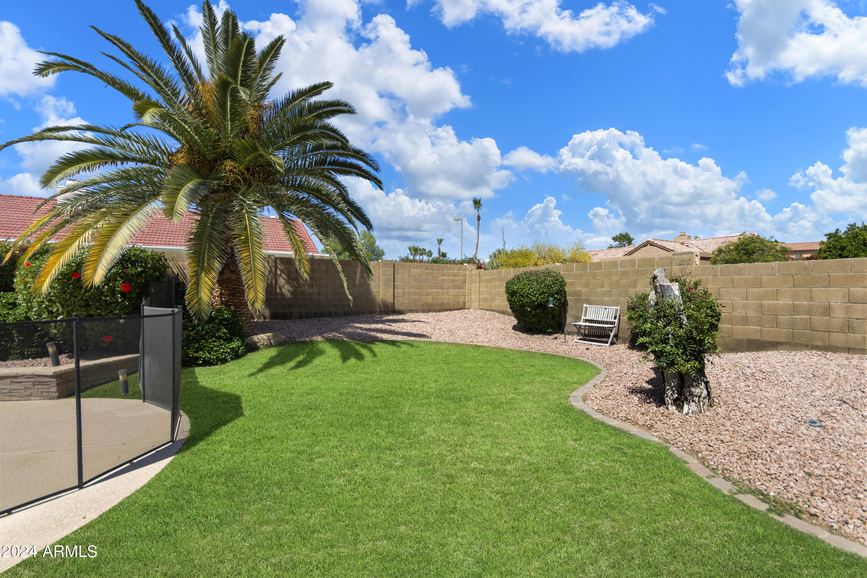 9016 E CORRINE Drive