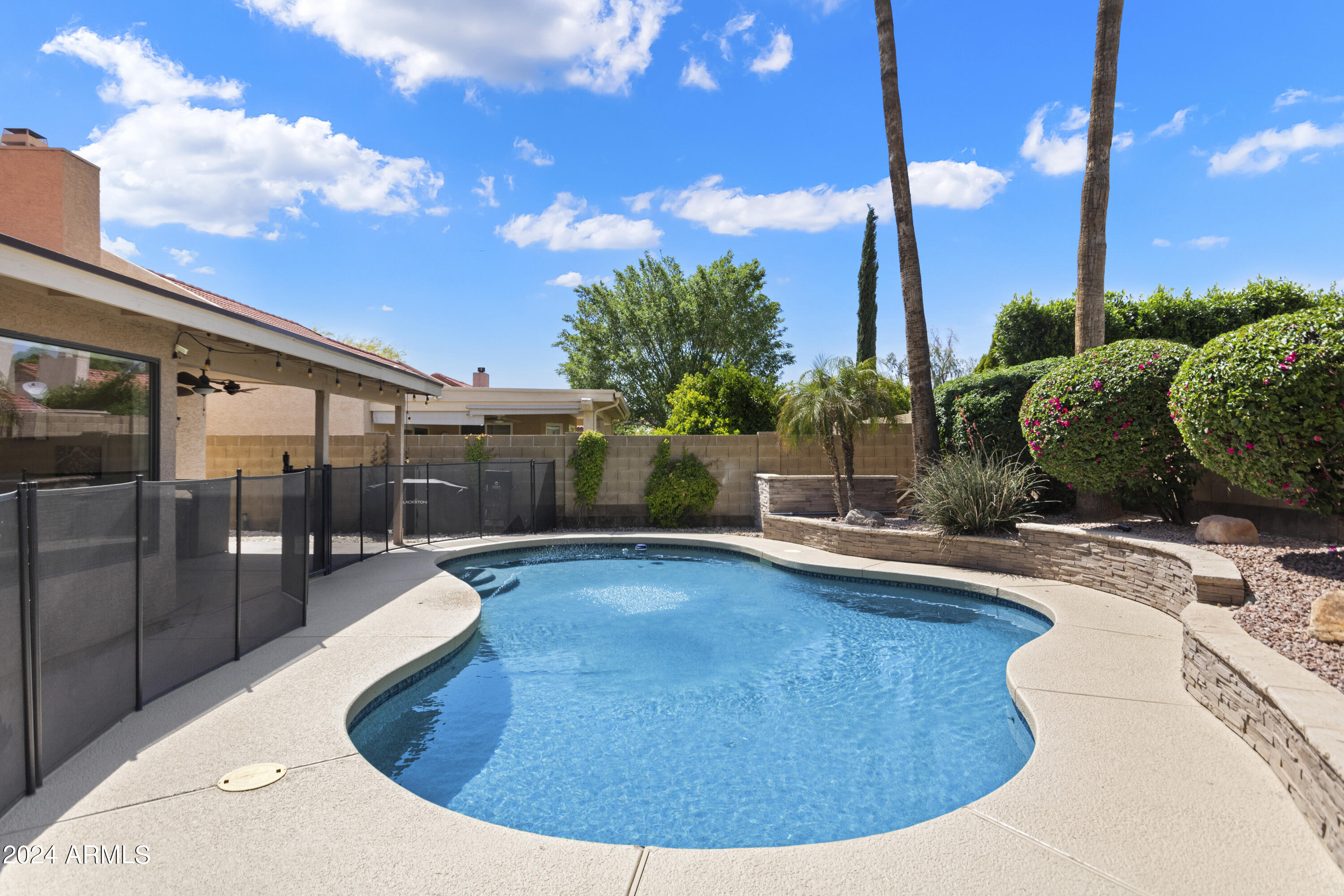 9016 E CORRINE Drive