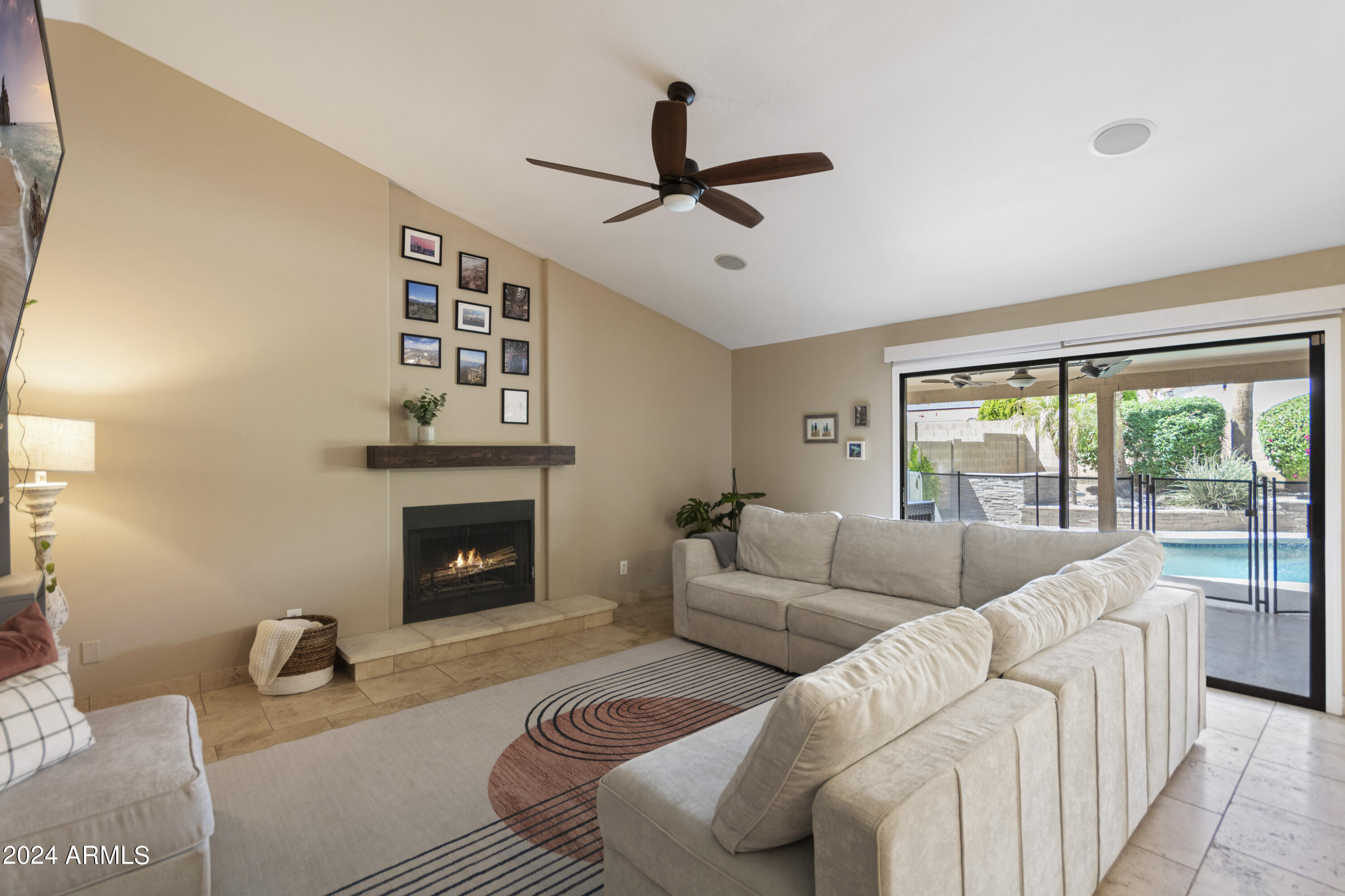 9016 E CORRINE Drive
