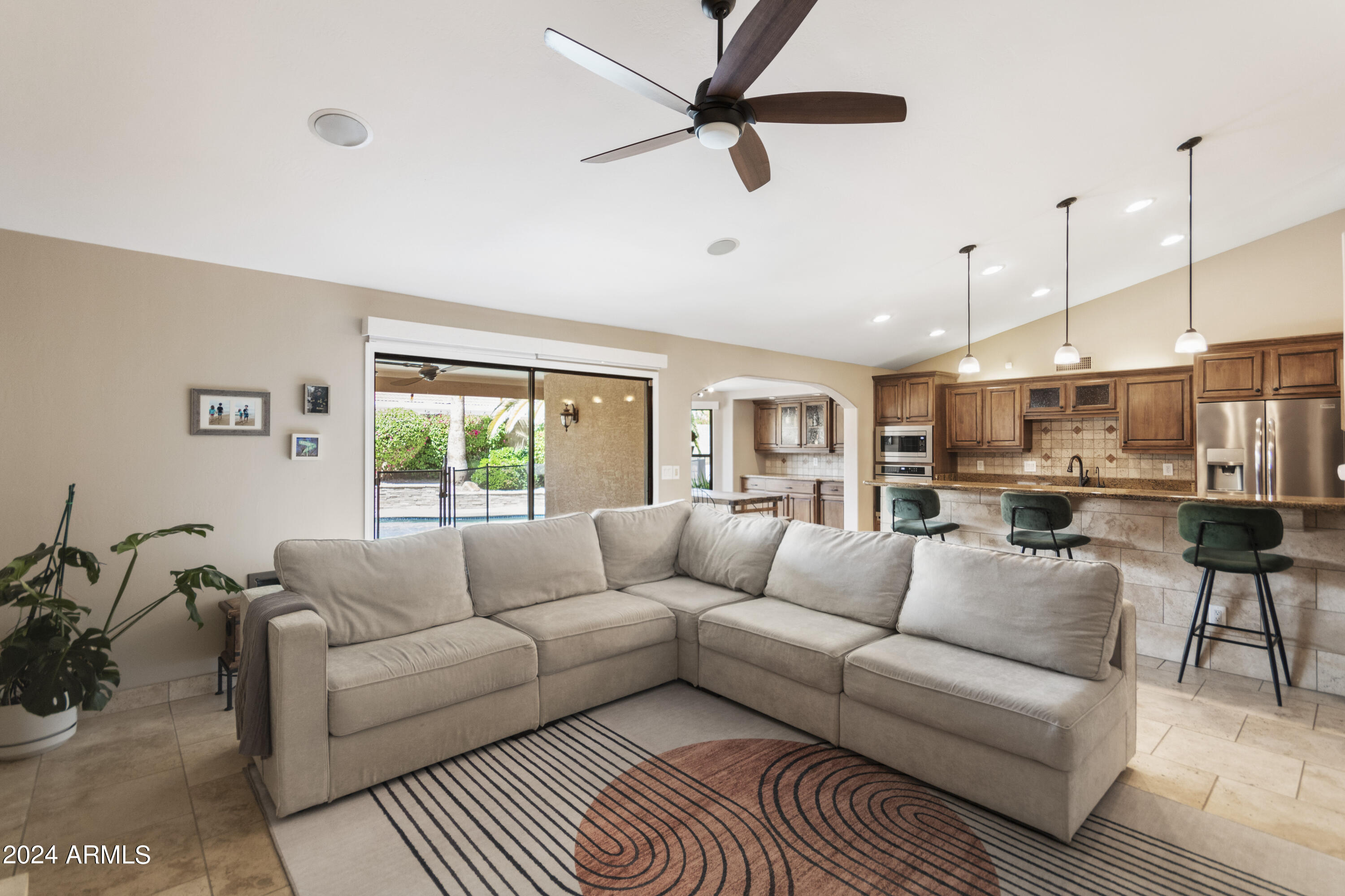 9016 E CORRINE Drive