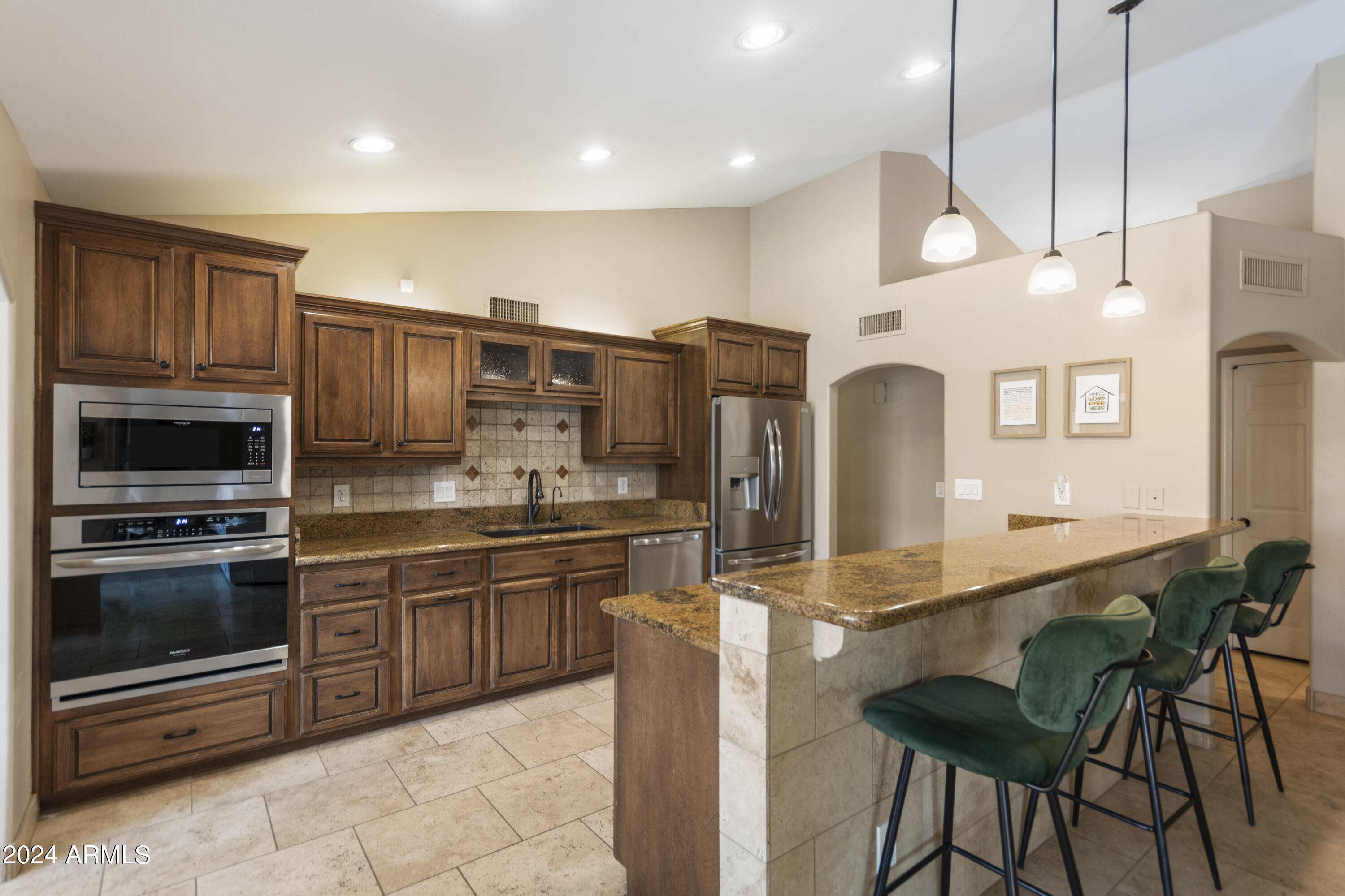 9016 E CORRINE Drive