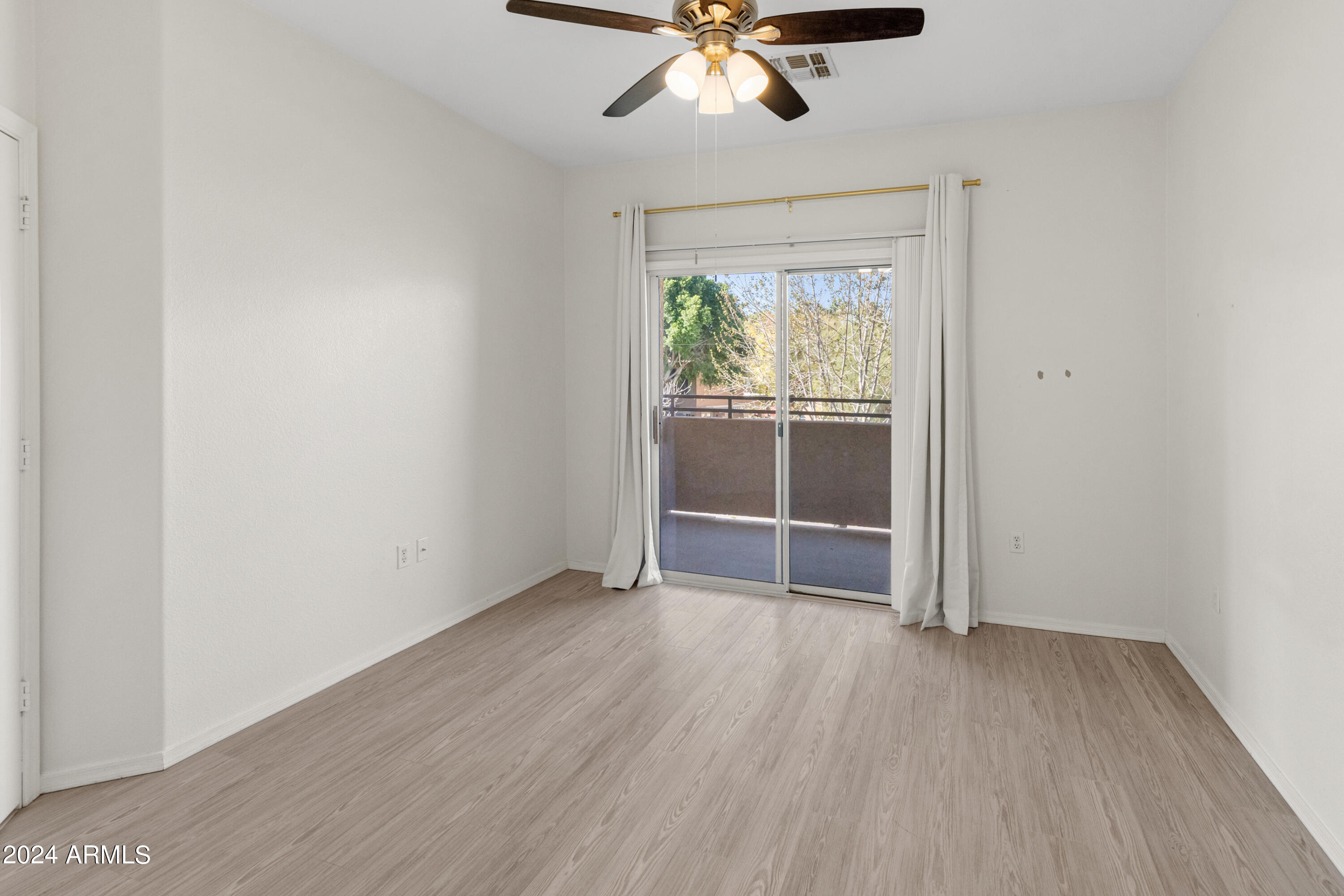10410 N CAVE CREEK Road, 2103