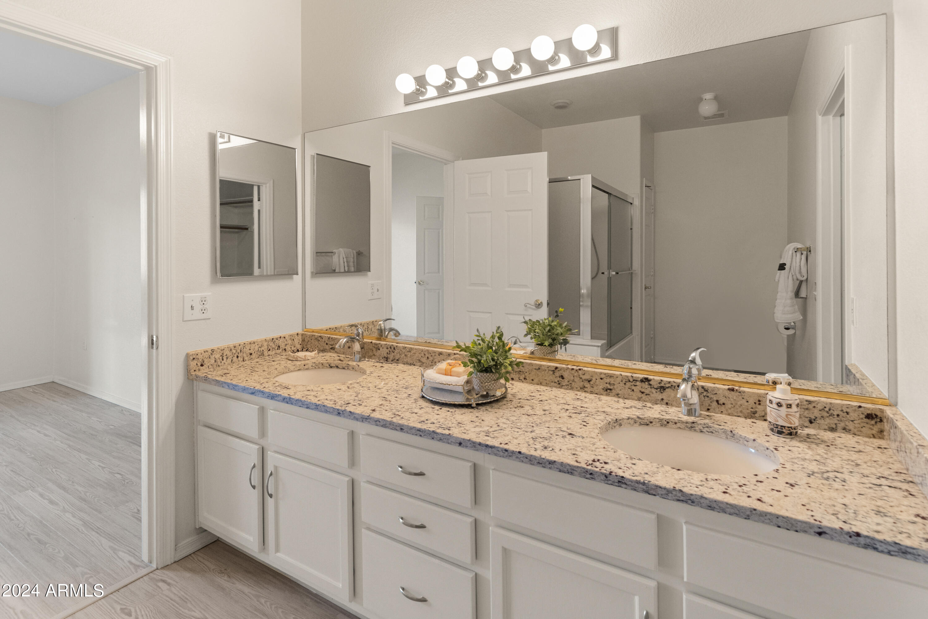 10410 N CAVE CREEK Road, 2103