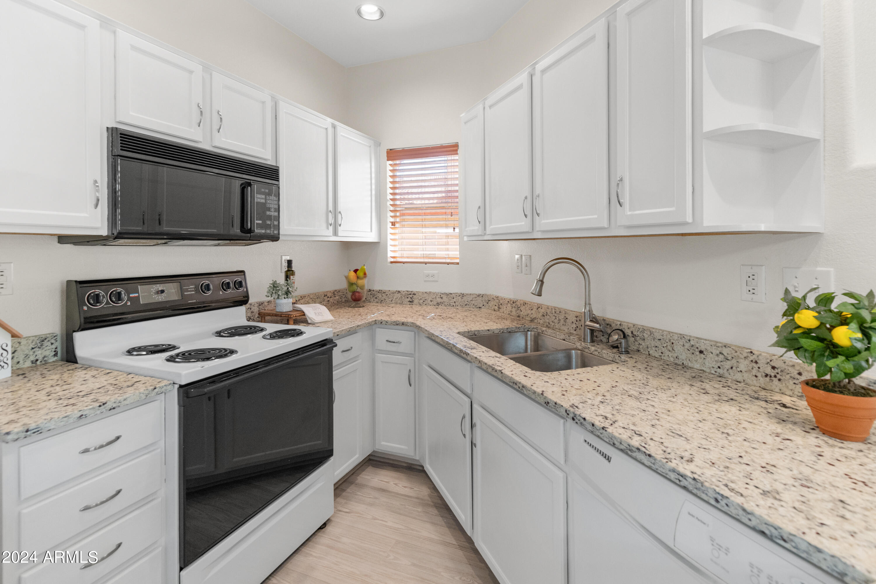 10410 N CAVE CREEK Road, 2103