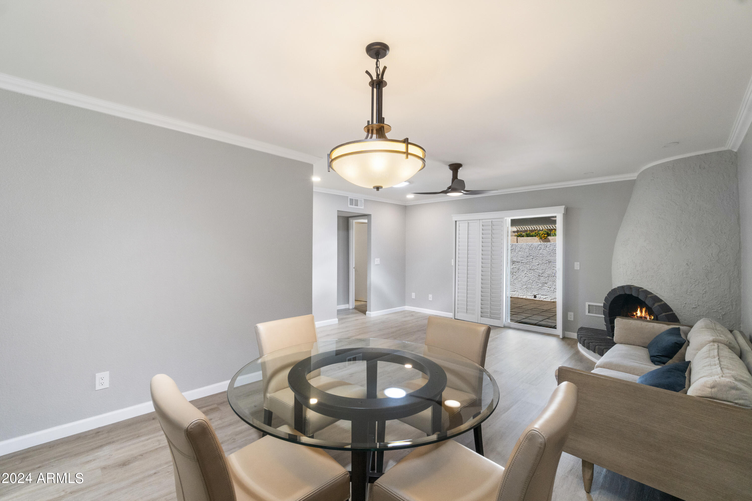 1006 E COCHISE Drive
