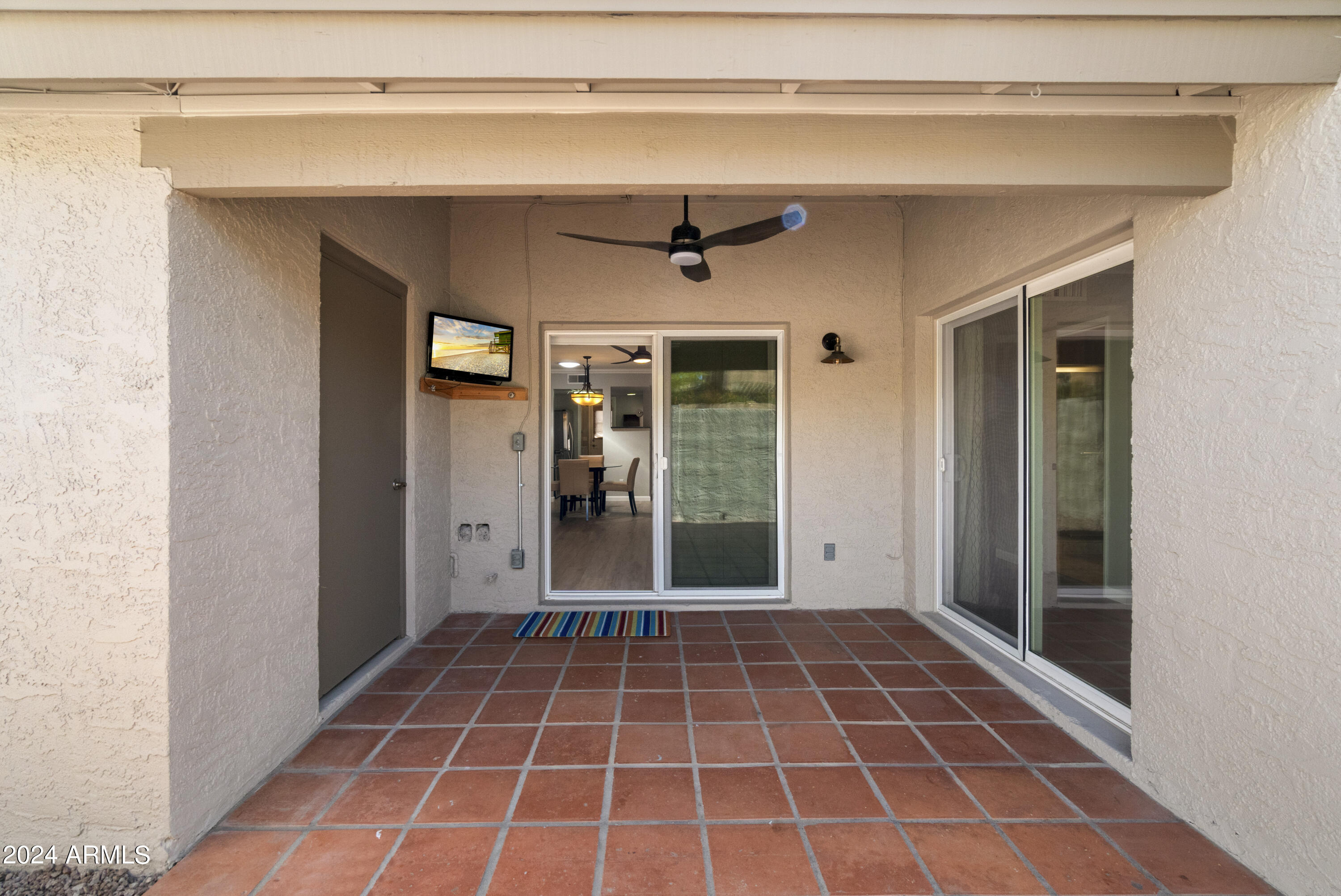 1006 E COCHISE Drive